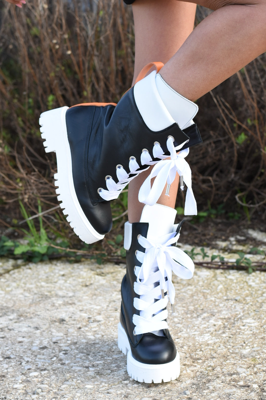 Anfibio ginny Bump pelle nero suola bianca