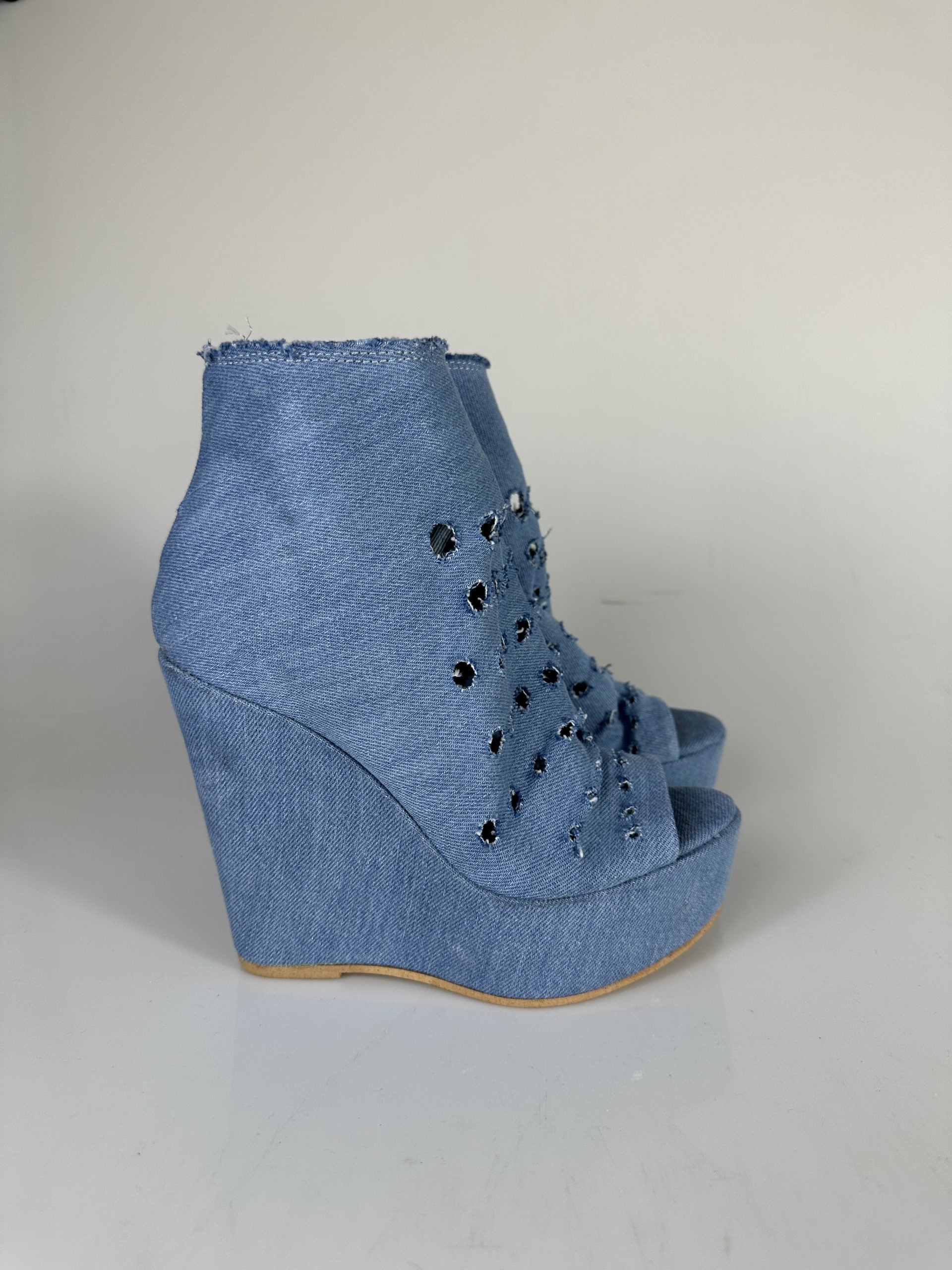 Carmensita jeans claros agujeros