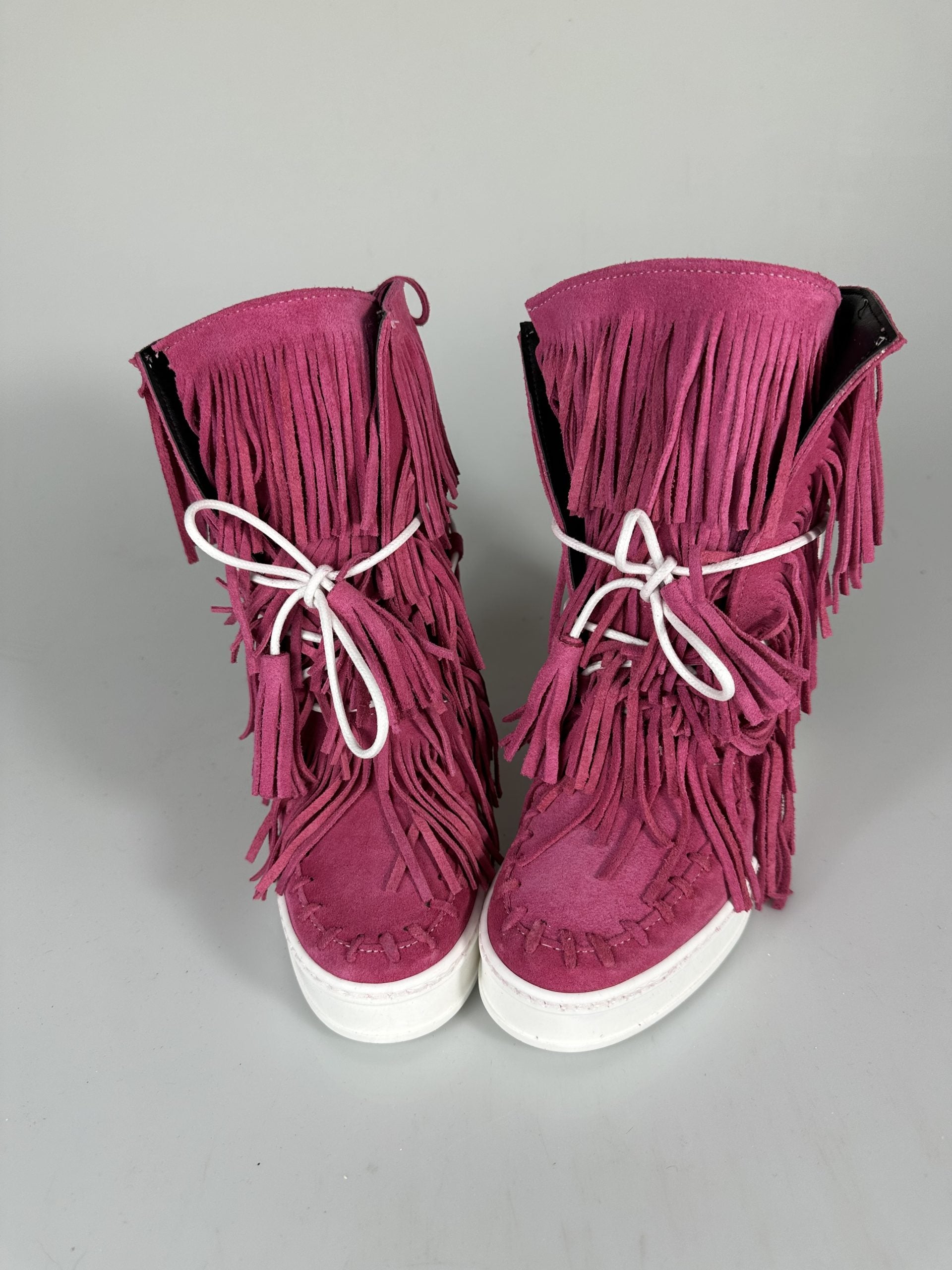 Full up fuchsia suede