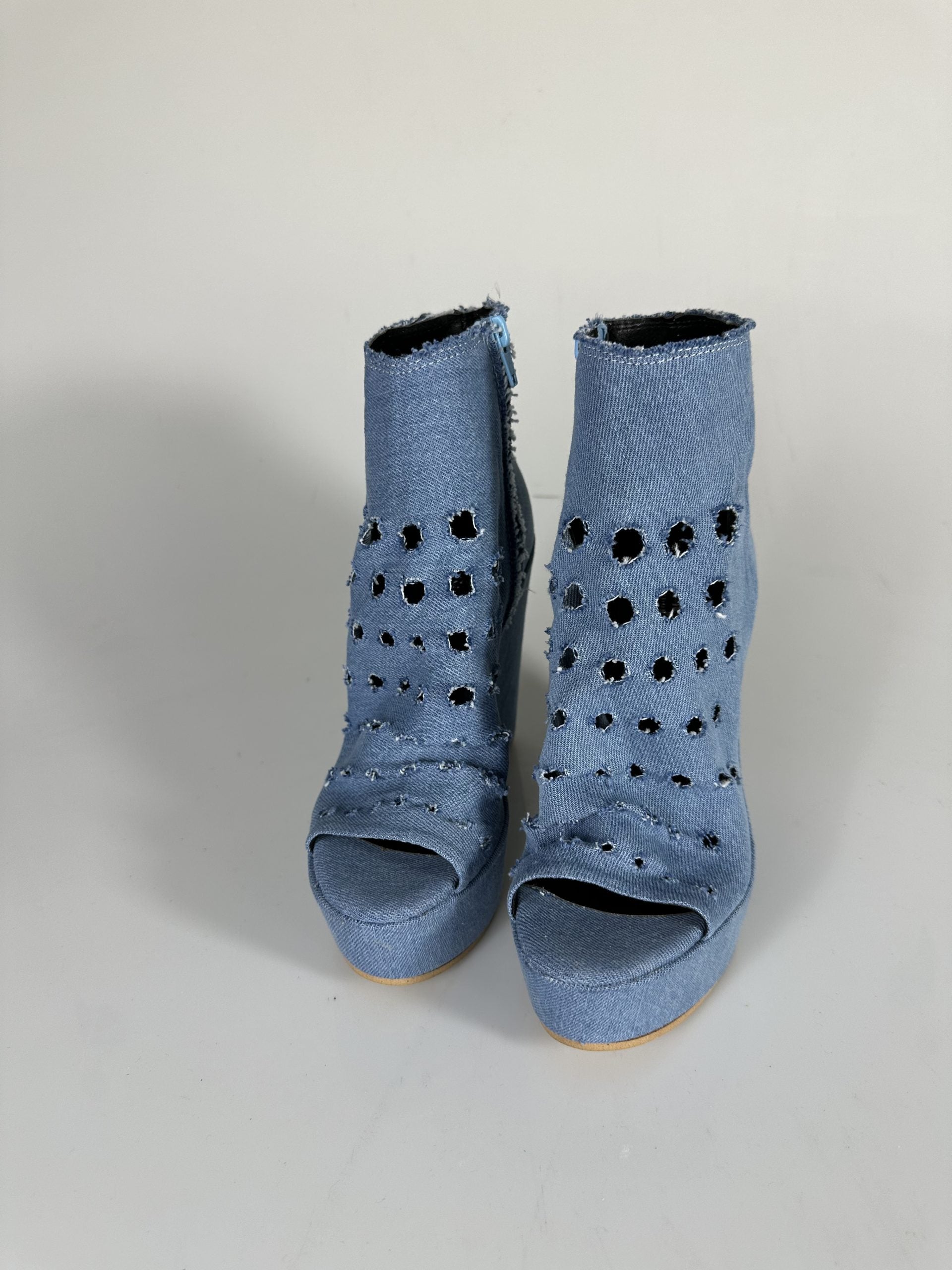Carmensita jeans claros agujeros
