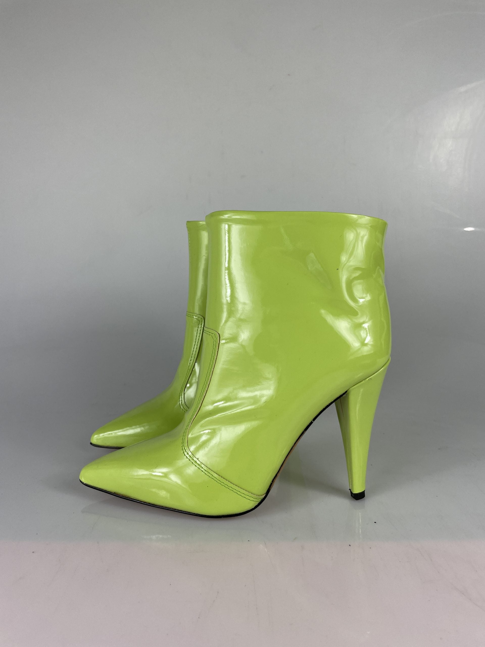 1570 Cesare vernice verde