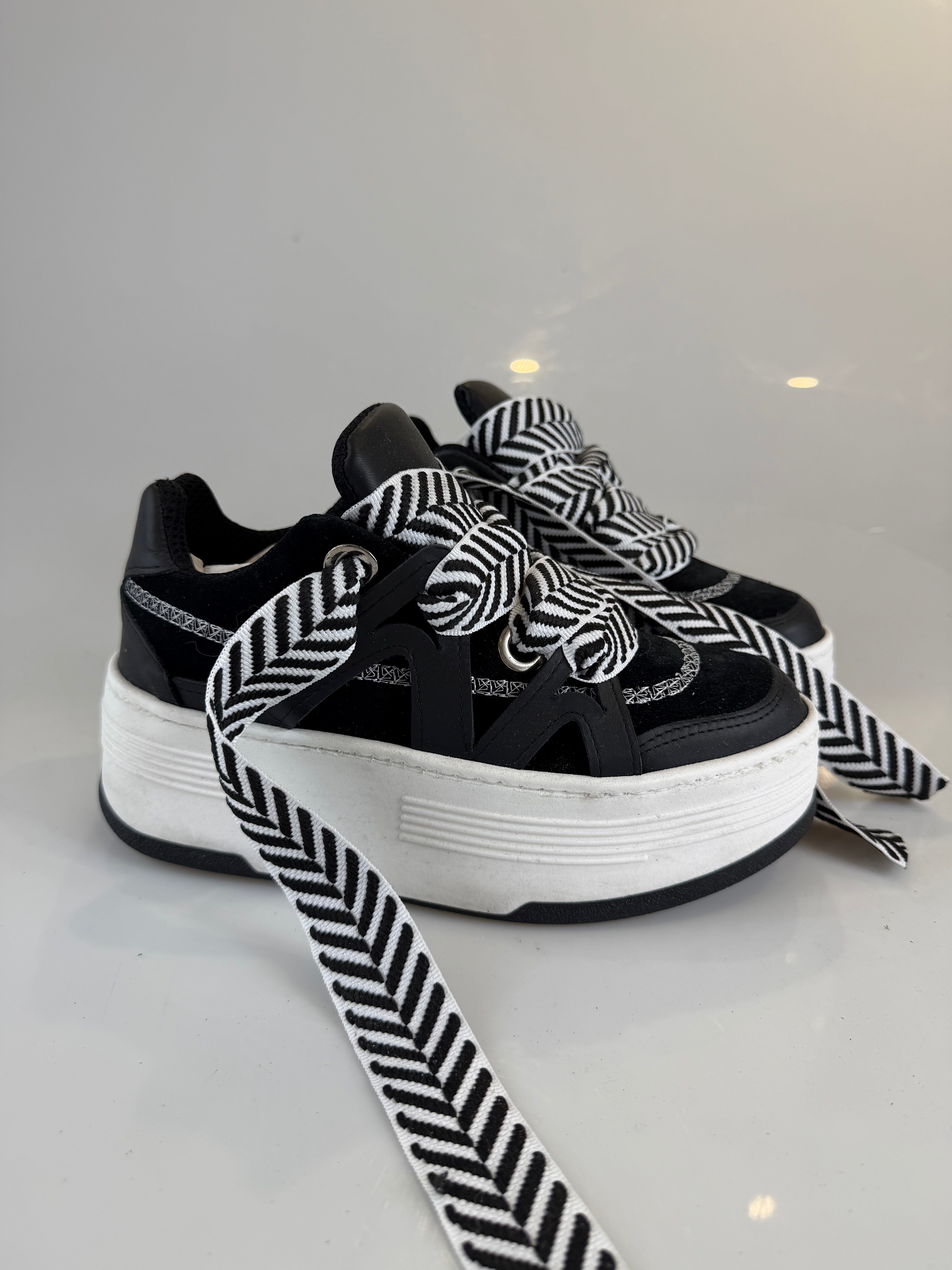 Sneakers camoscio nero