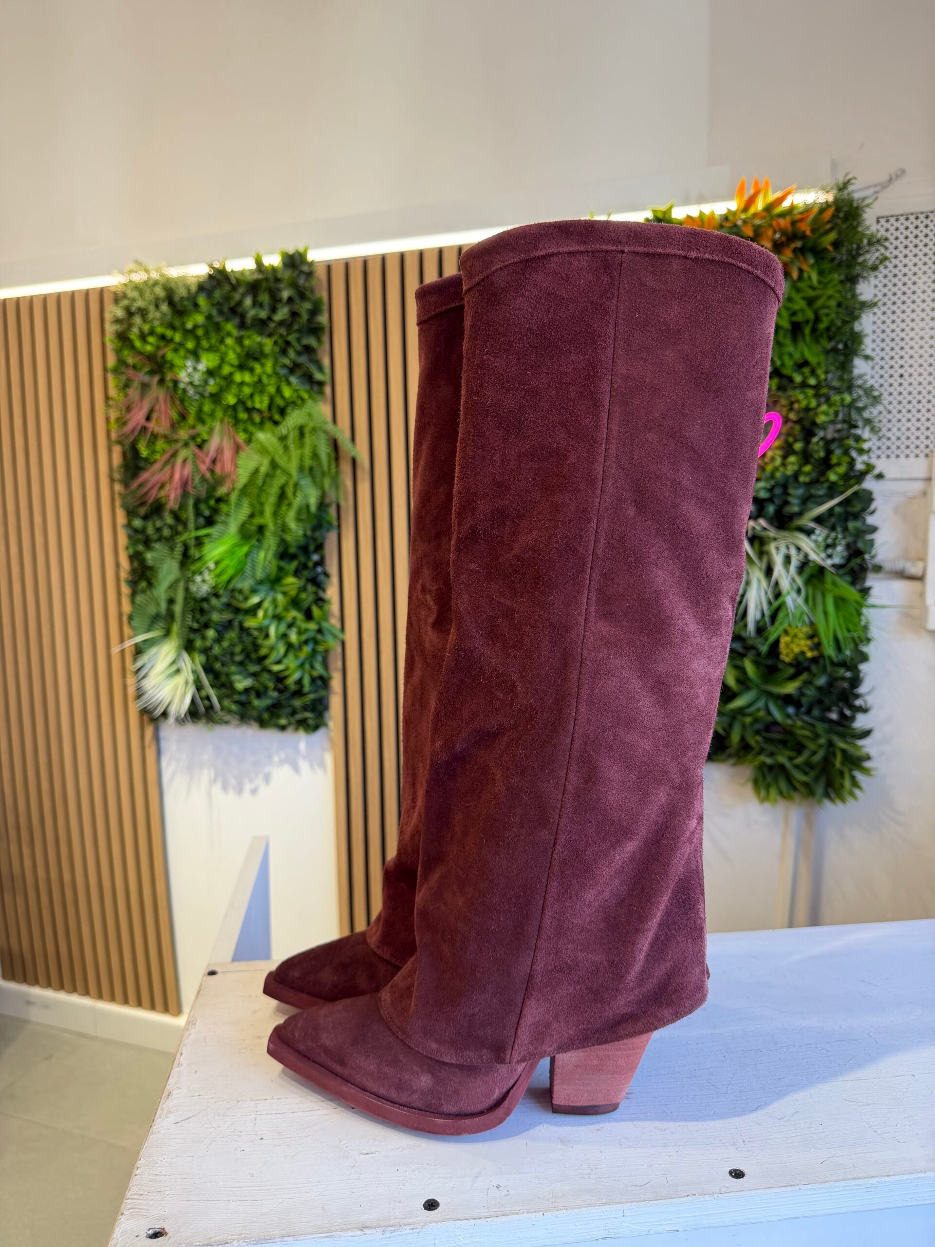 Gabriella Ris black cam