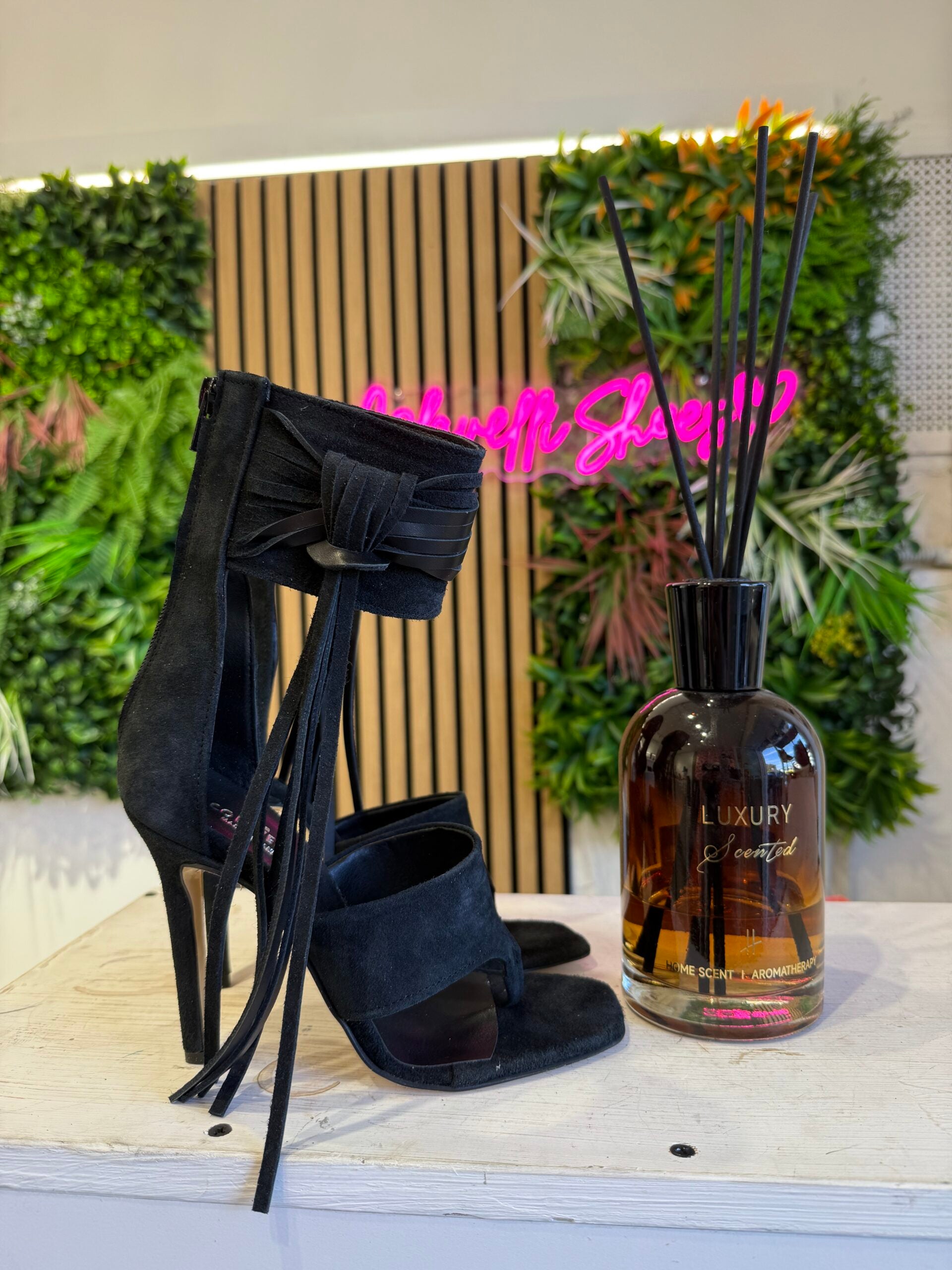 Aurora Jeffry Cam Black