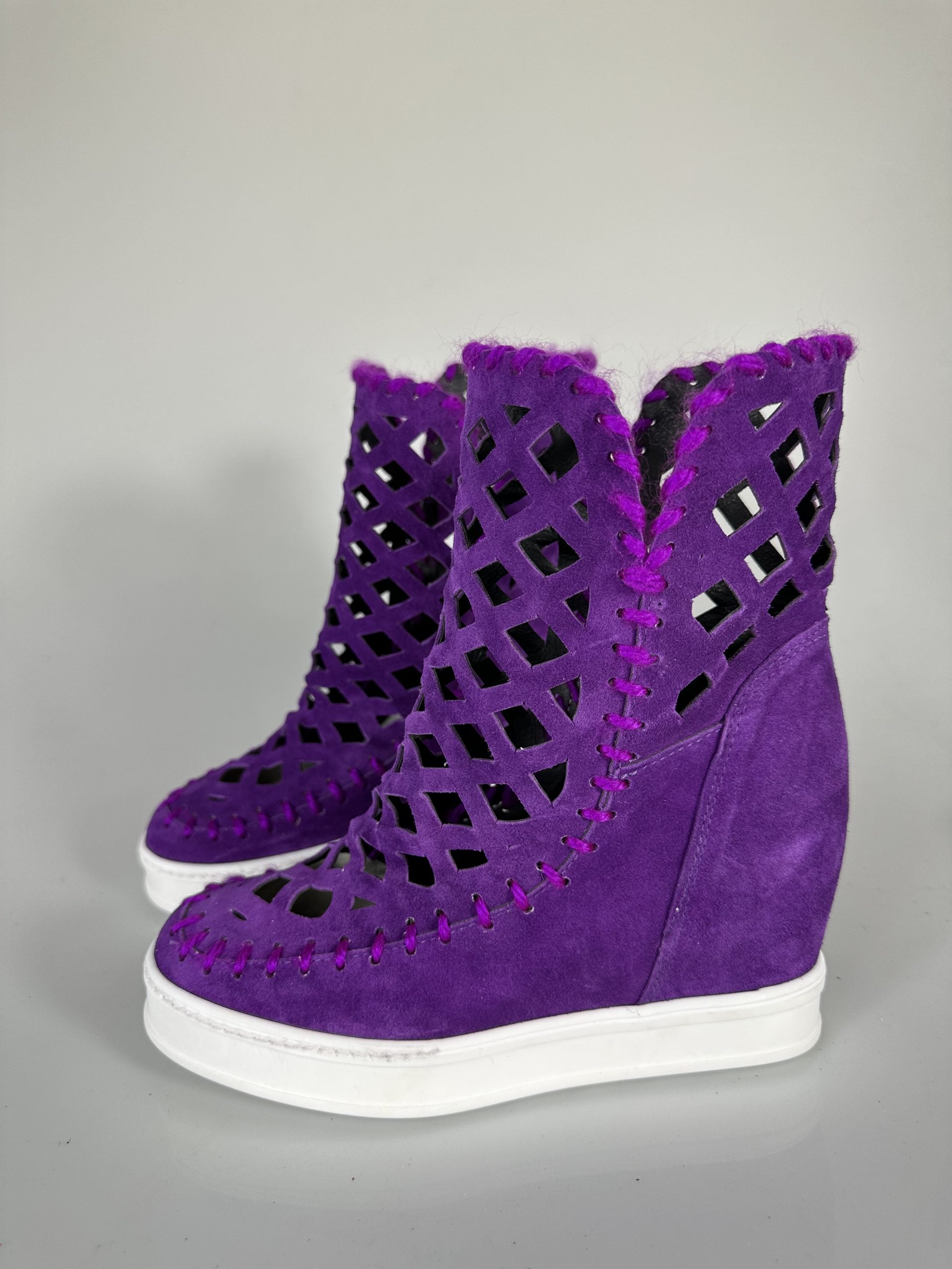 Cámara con marco de cereza morado