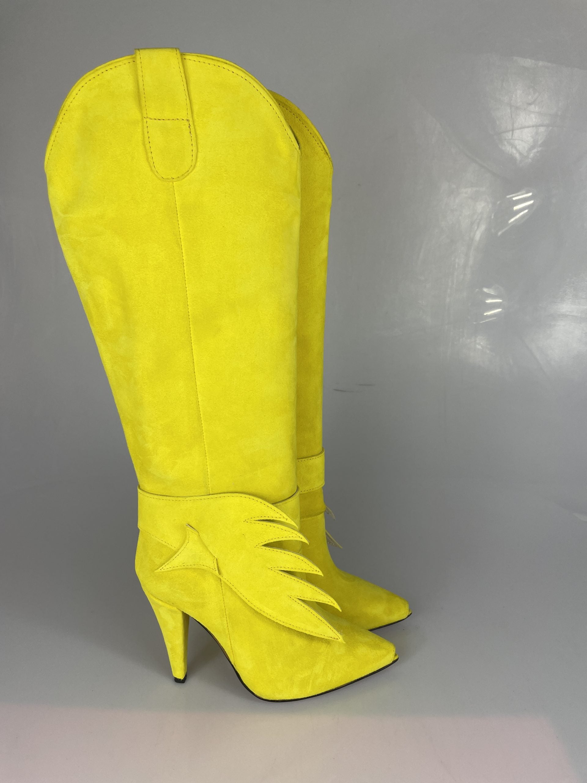 Ash yellow suede