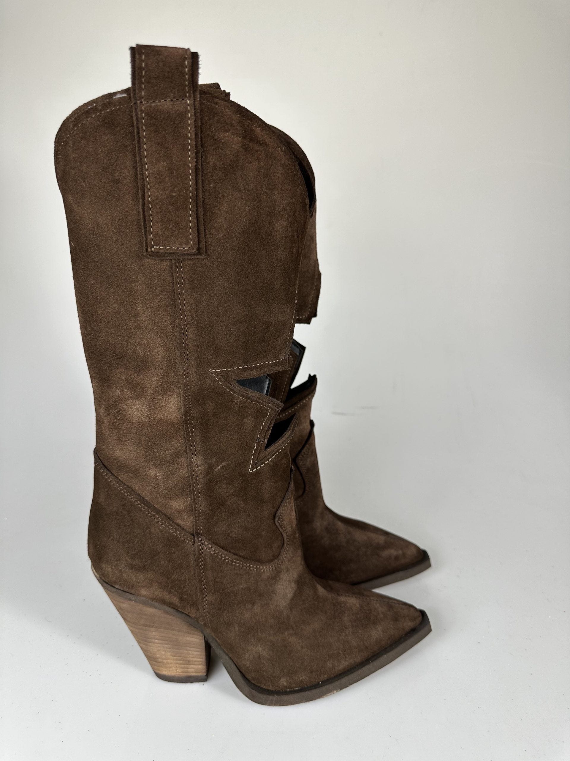Gabriella star chocolate suede