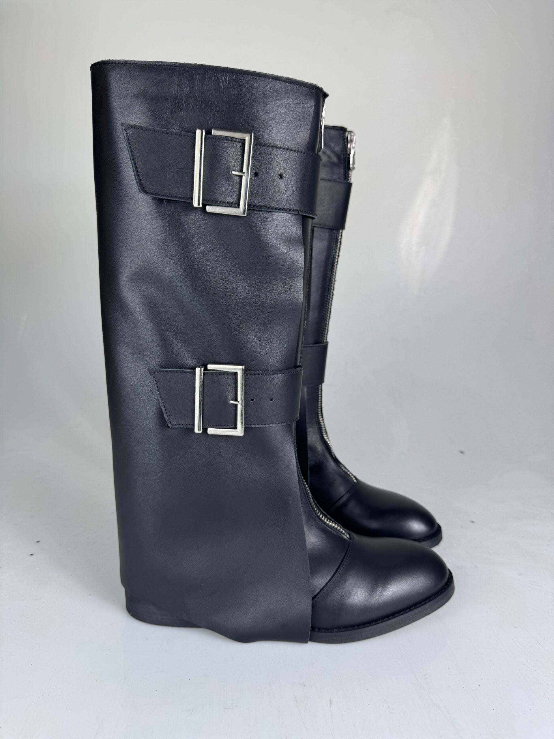 New York CV93 black leather