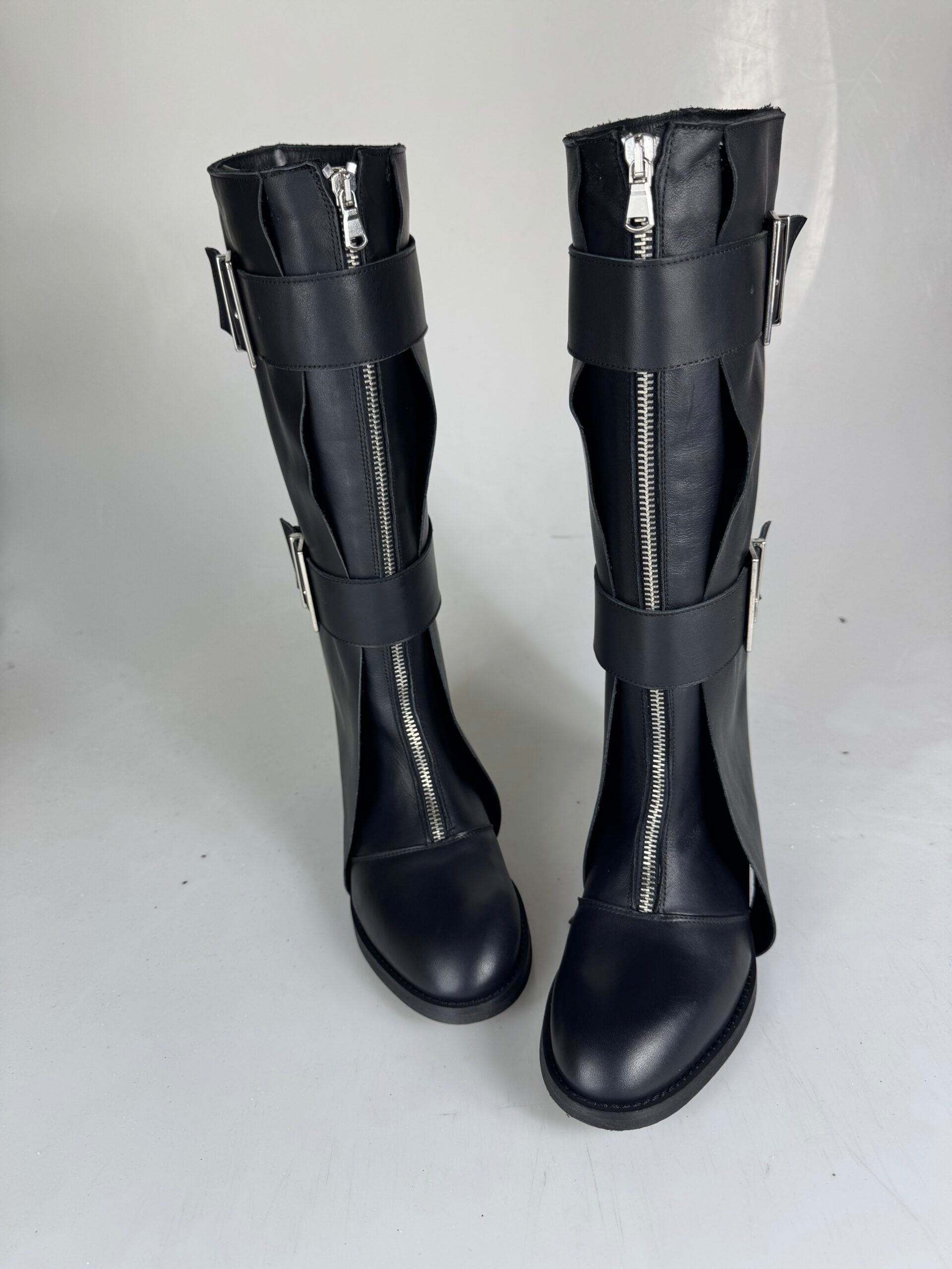 New York CV93 black leather