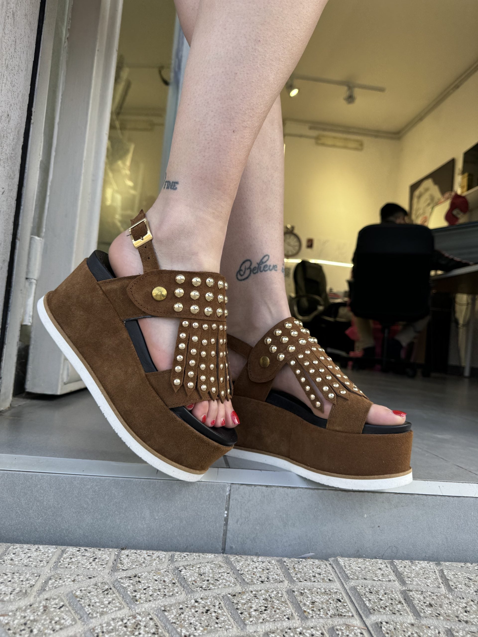 Holly51 leather cam with gold studs