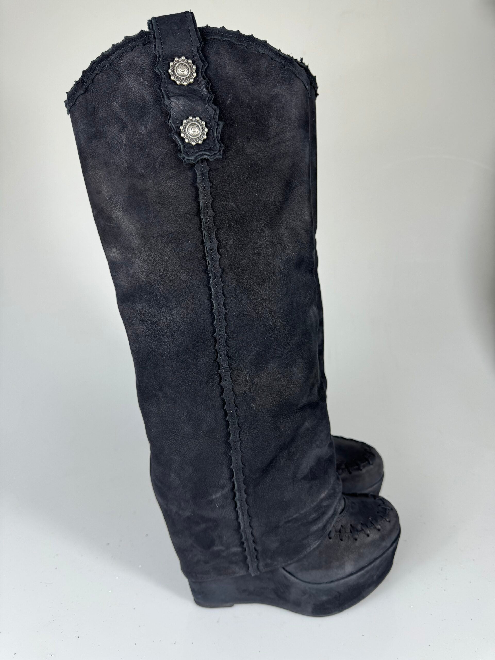 Carmensita euphoria Basic black nabook closed p