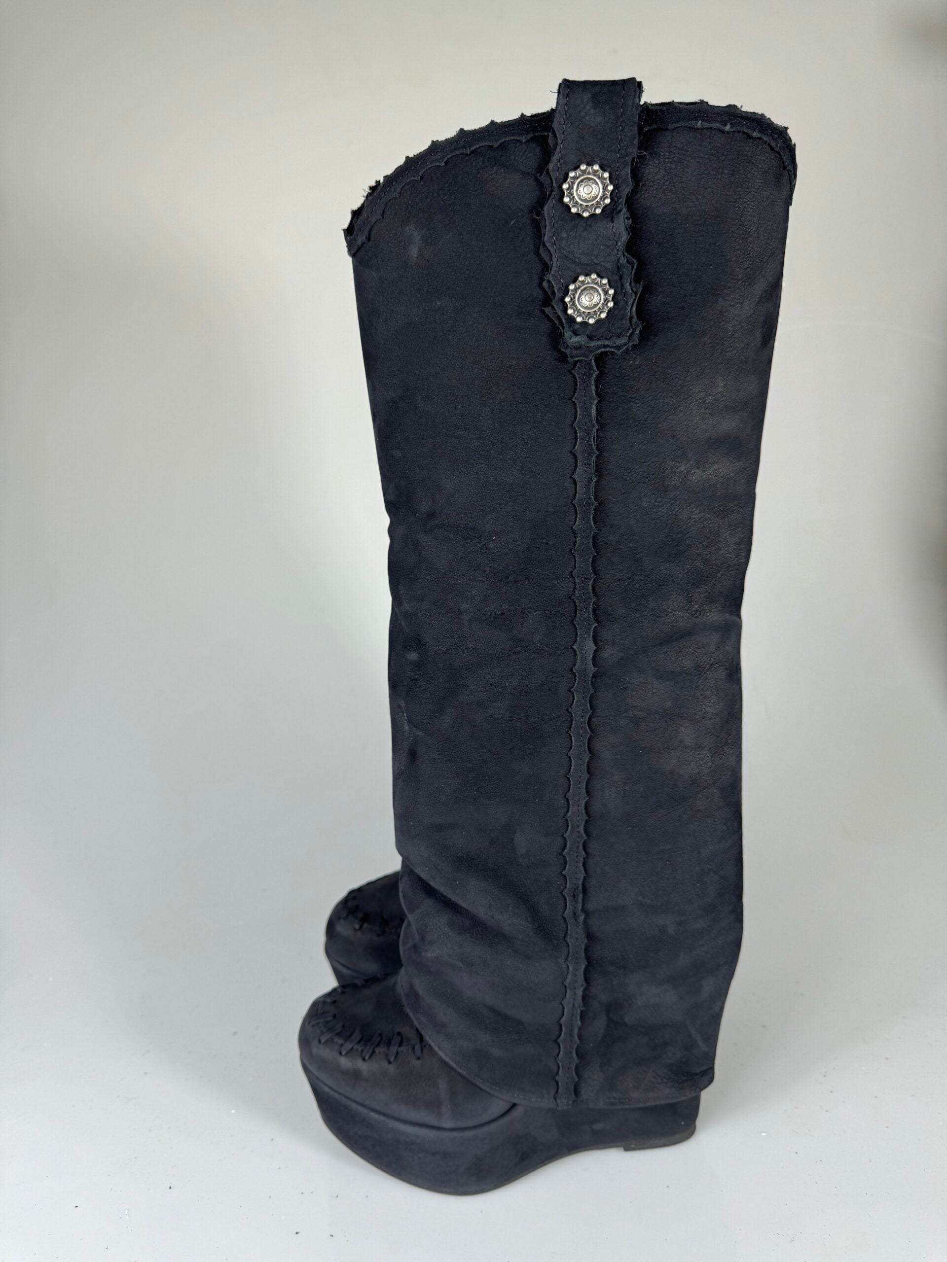 Carmensita euphoria Basic black nabook closed p