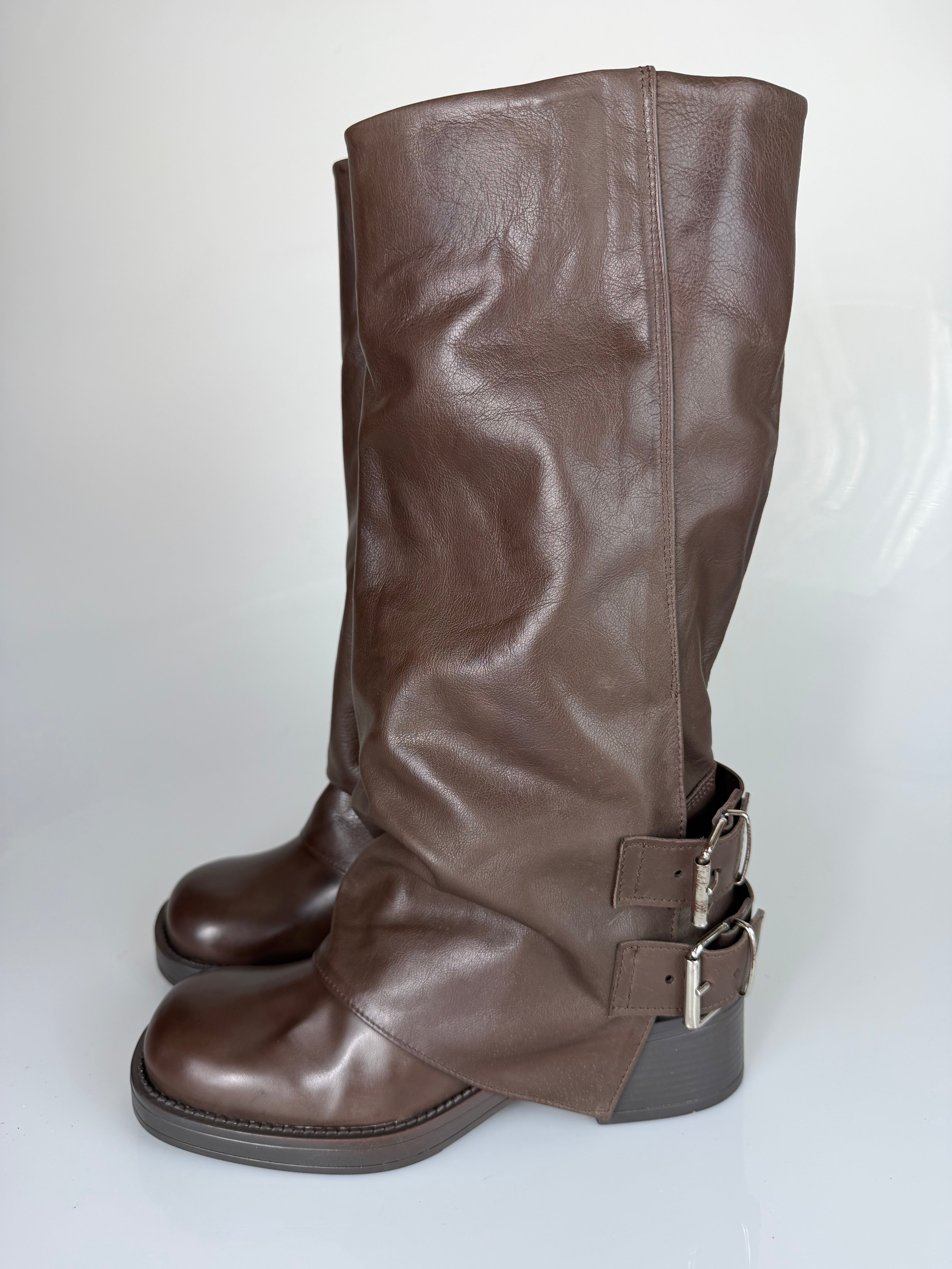 Armer5 chocolate suede