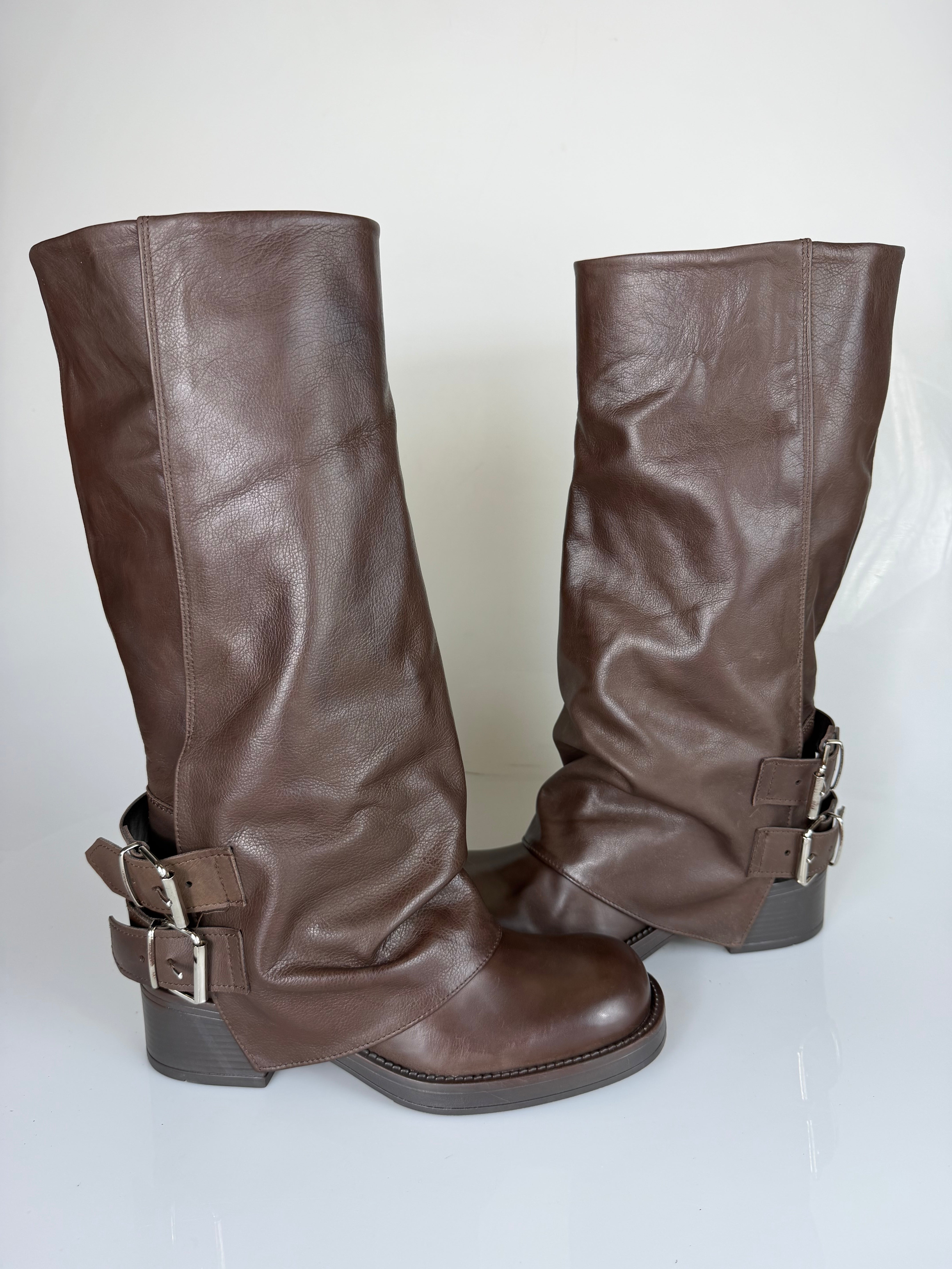 Armer5 chocolate suede