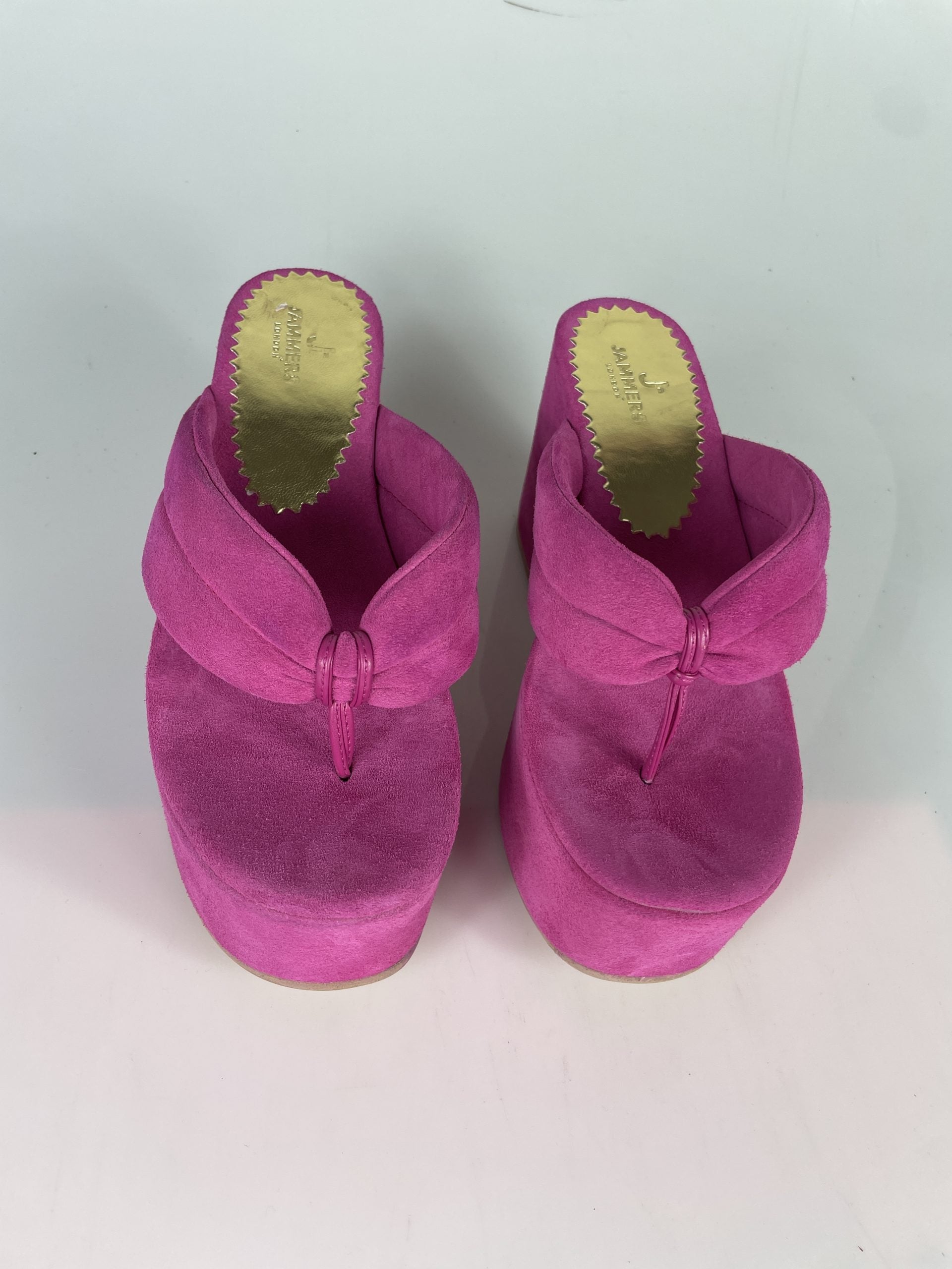 Fuchsia suede morosita