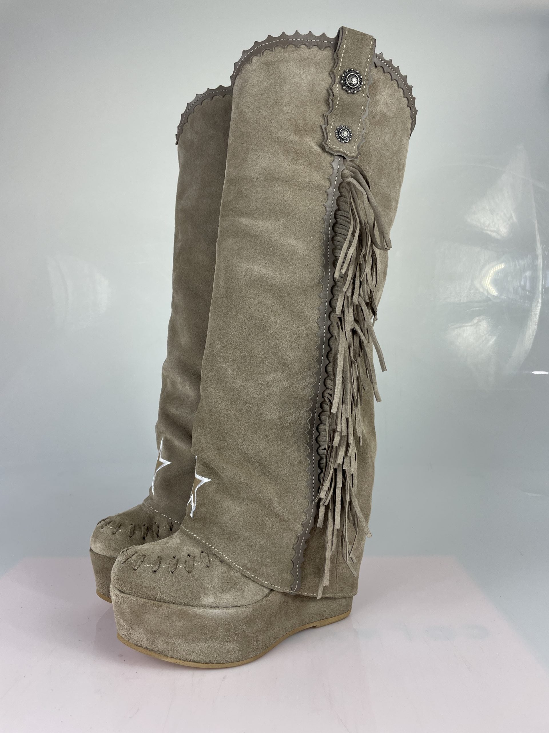 Carmensita euphoria camoscio beige punta chiusa