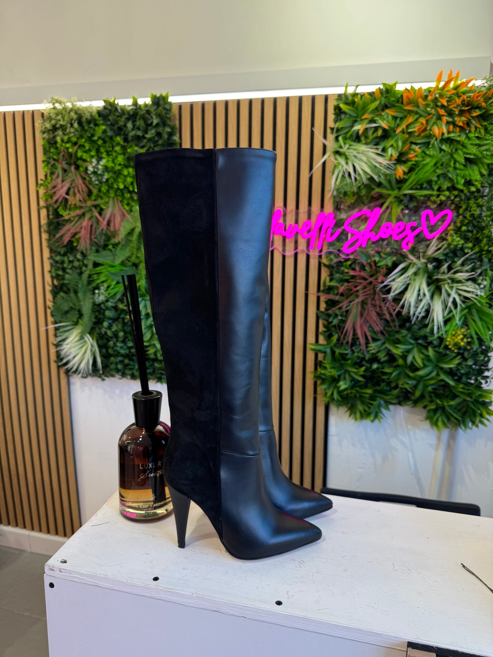 Beatrice black leather rip cam black