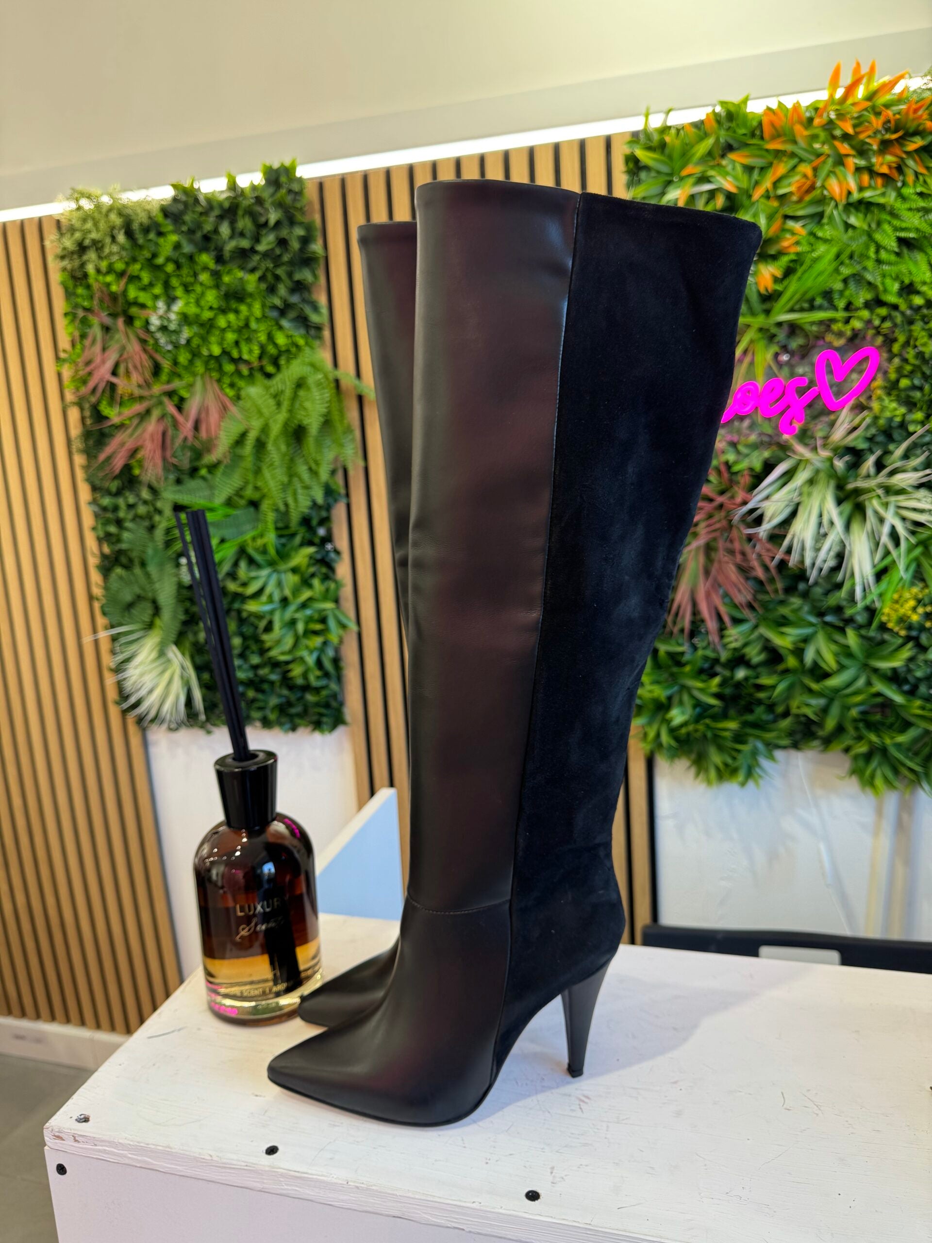Beatrice black leather rip cam black
