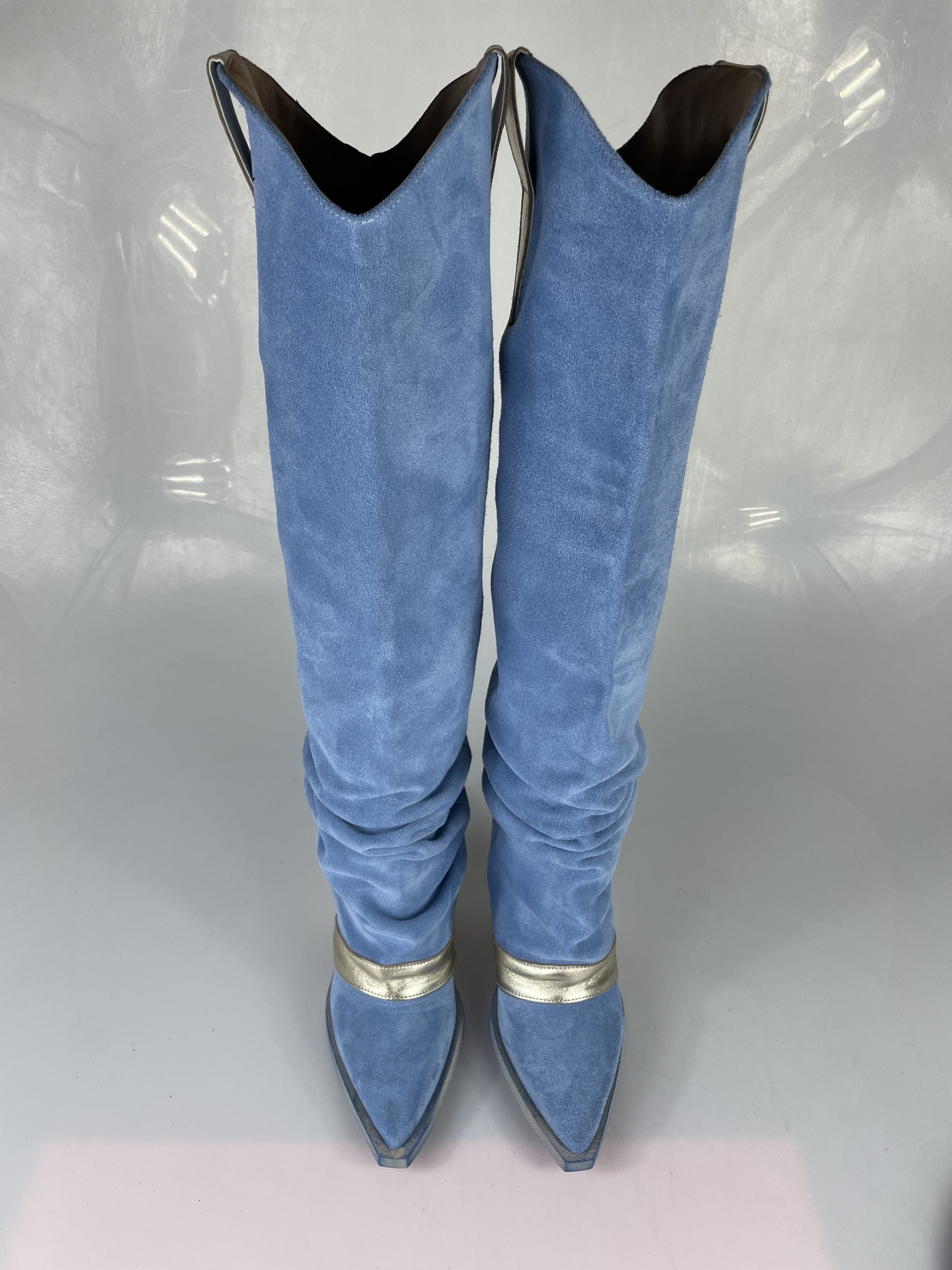 Gabriella aggrappato camoscio celeste