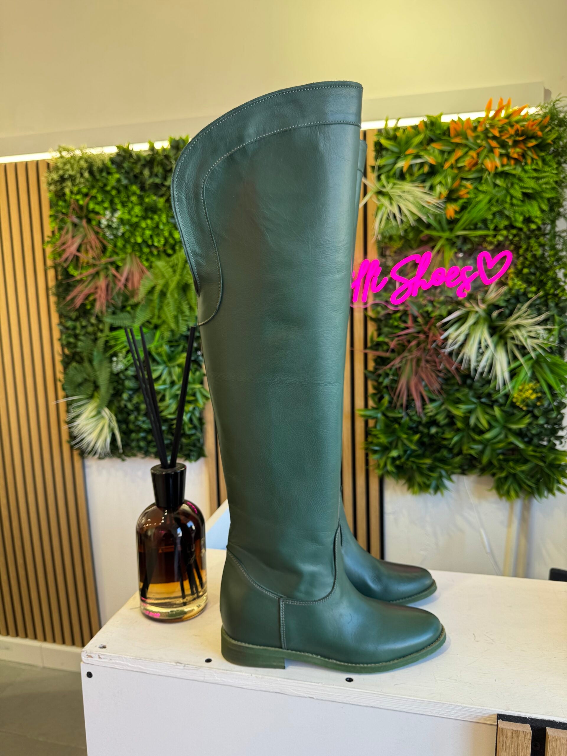 Furia green leather (internal wedge)