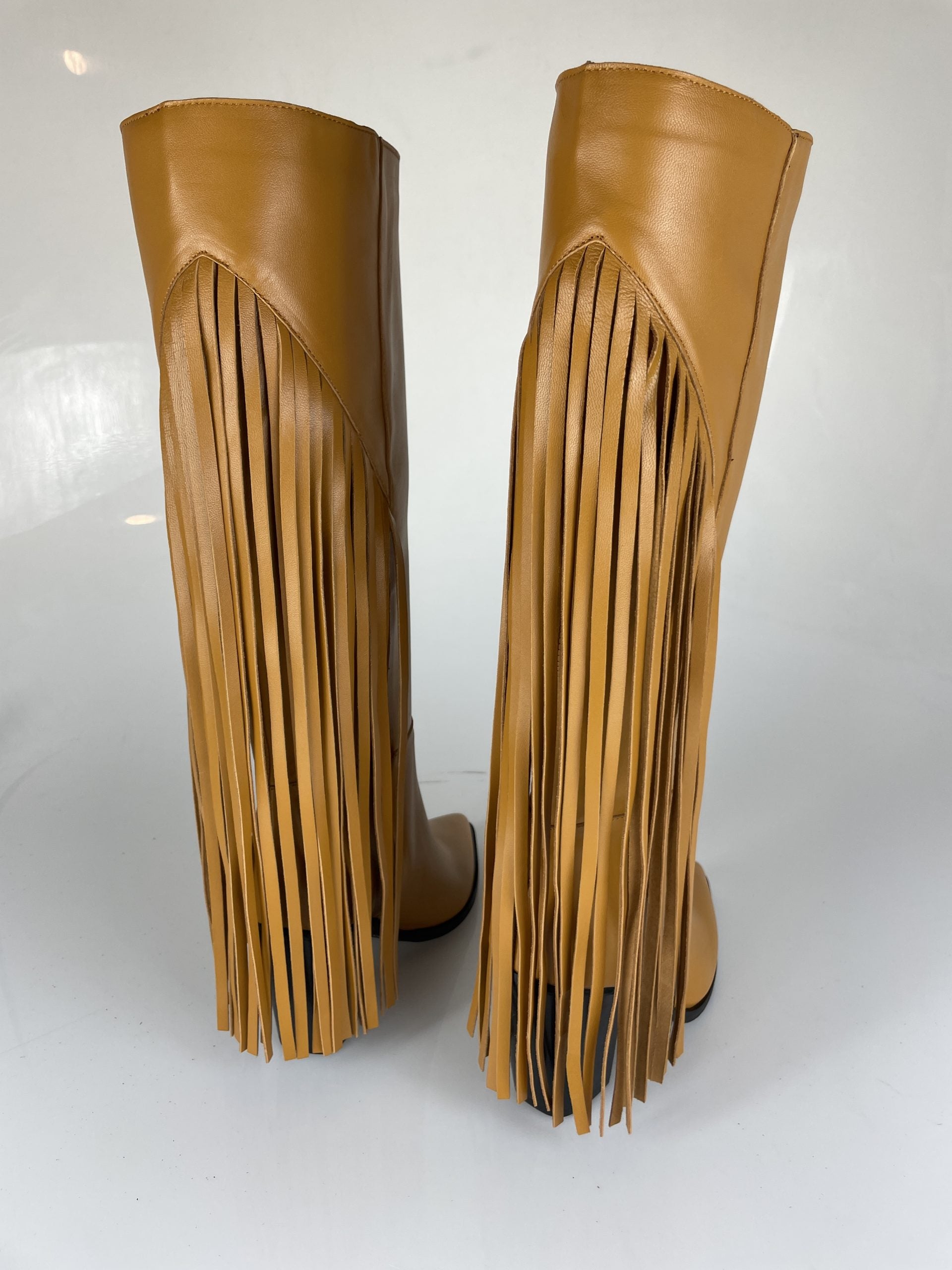 Camperos Cesare leather