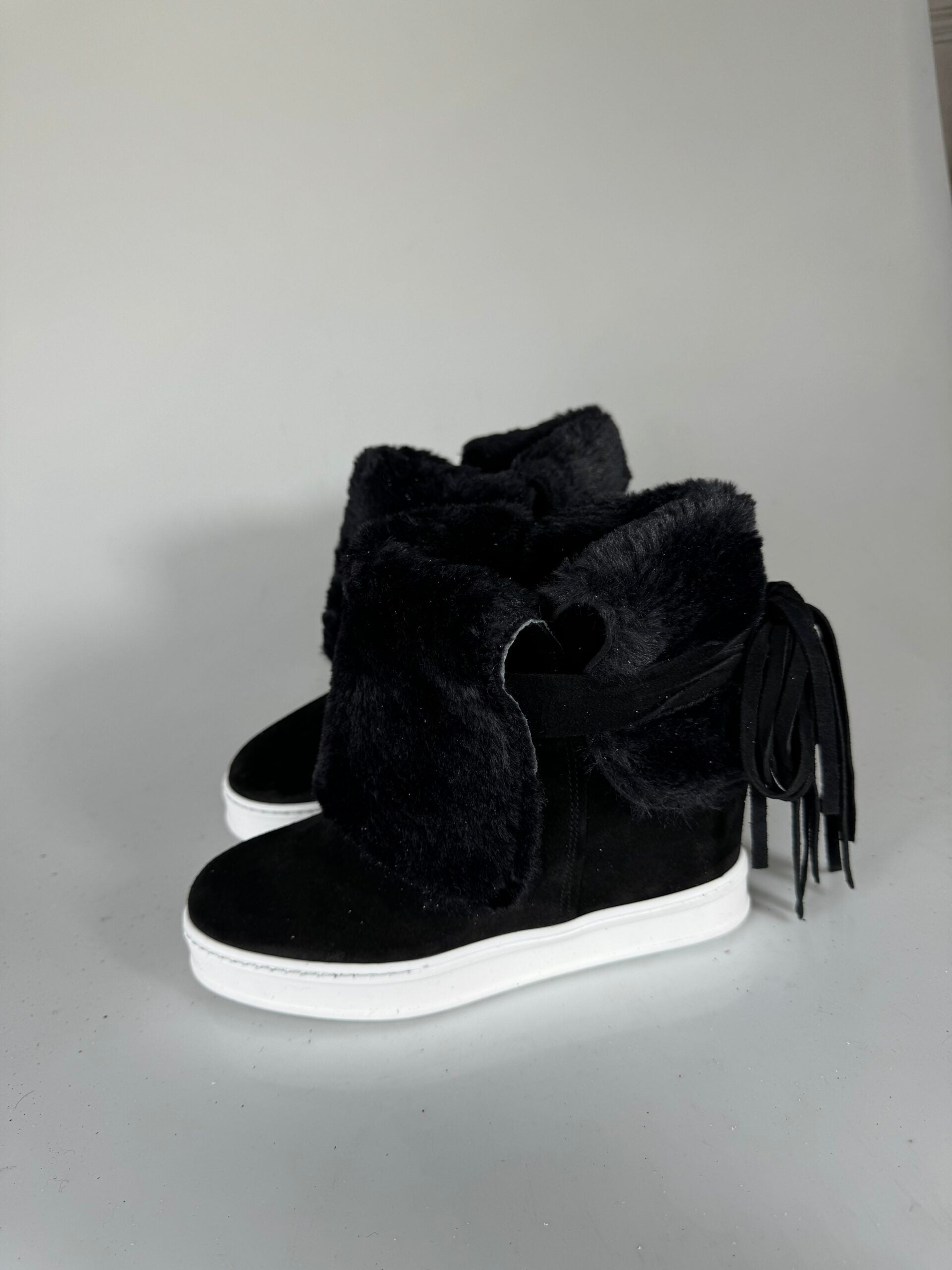 Peluche de cámara negra Bobo