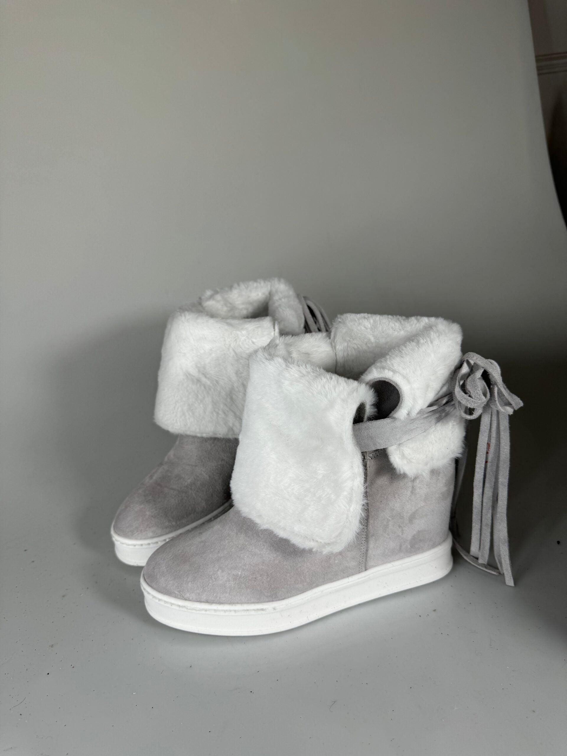 Bobo plush grey fur ice