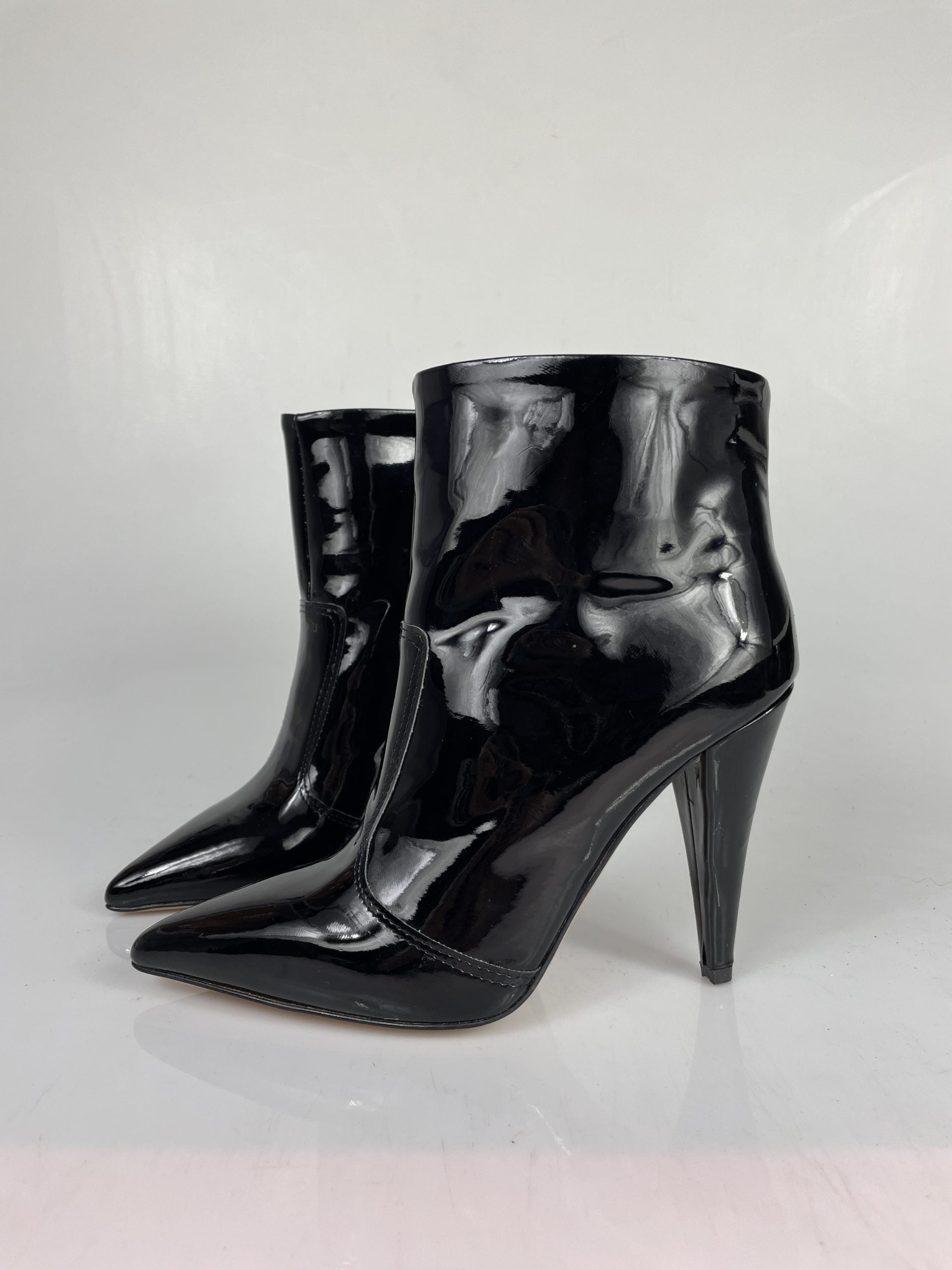 1570 Cesare vernice nero