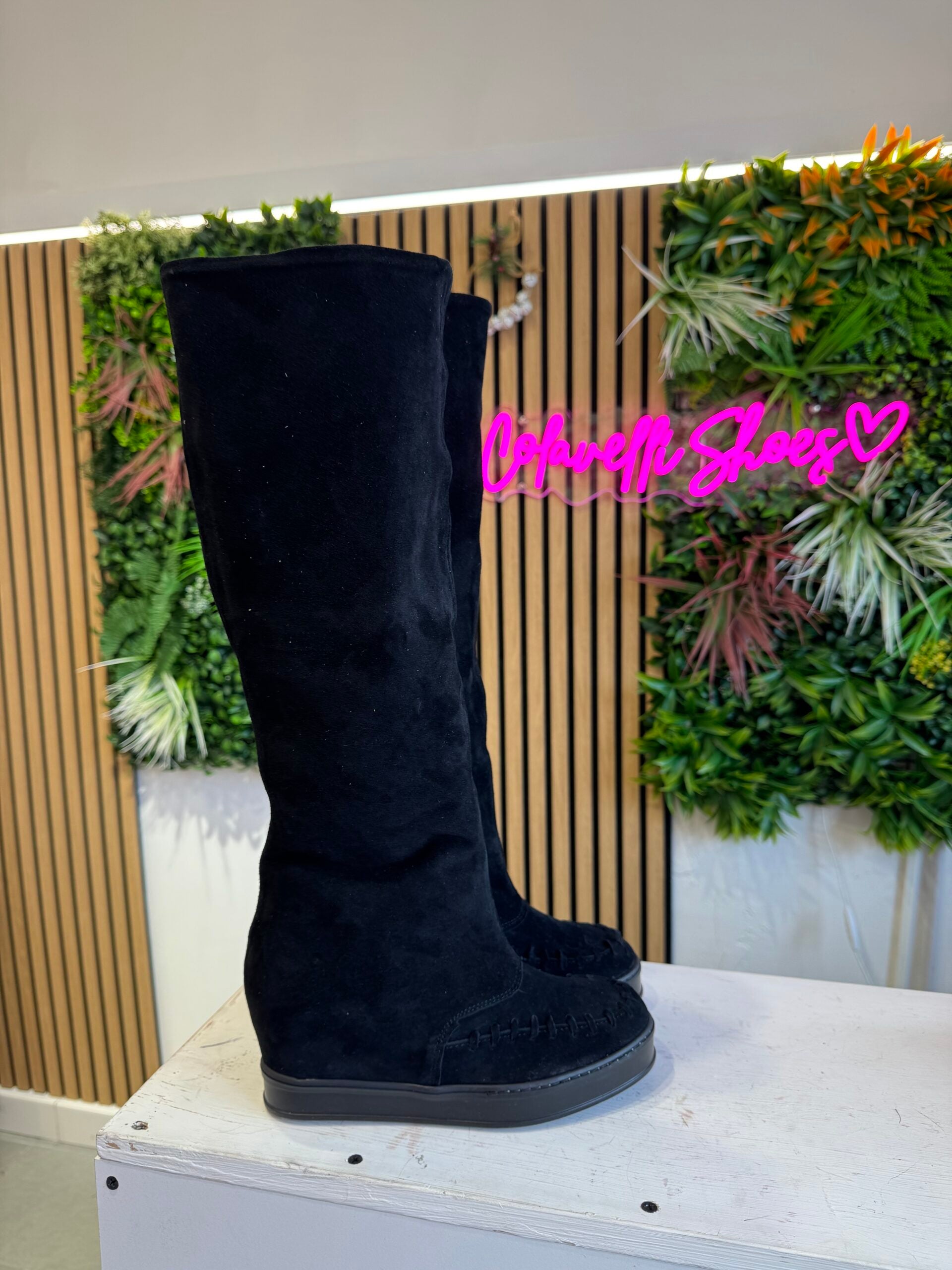 Flaminia full up black suede no fringes left