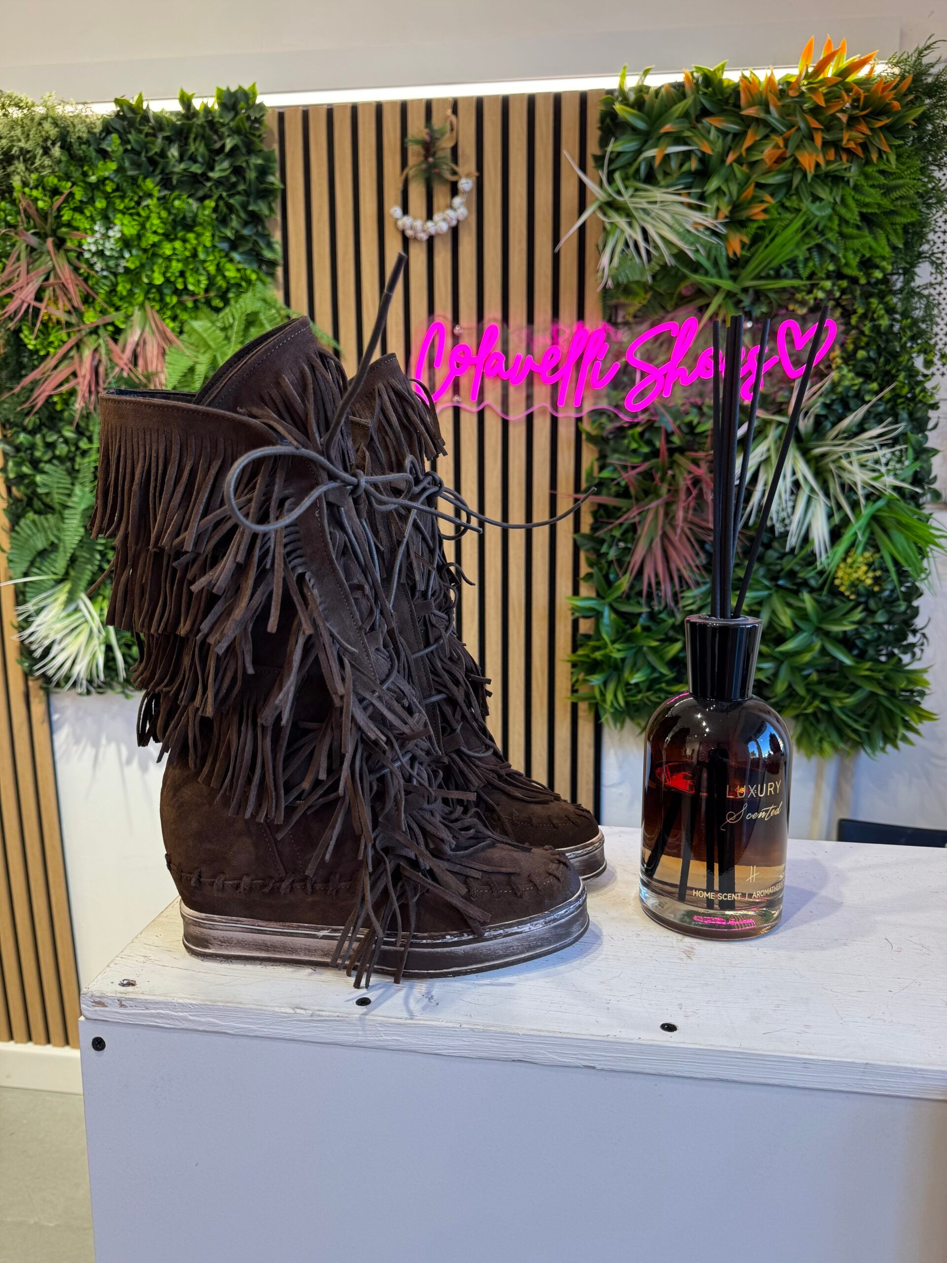 Gamuza color chocolate regular con suela a juego