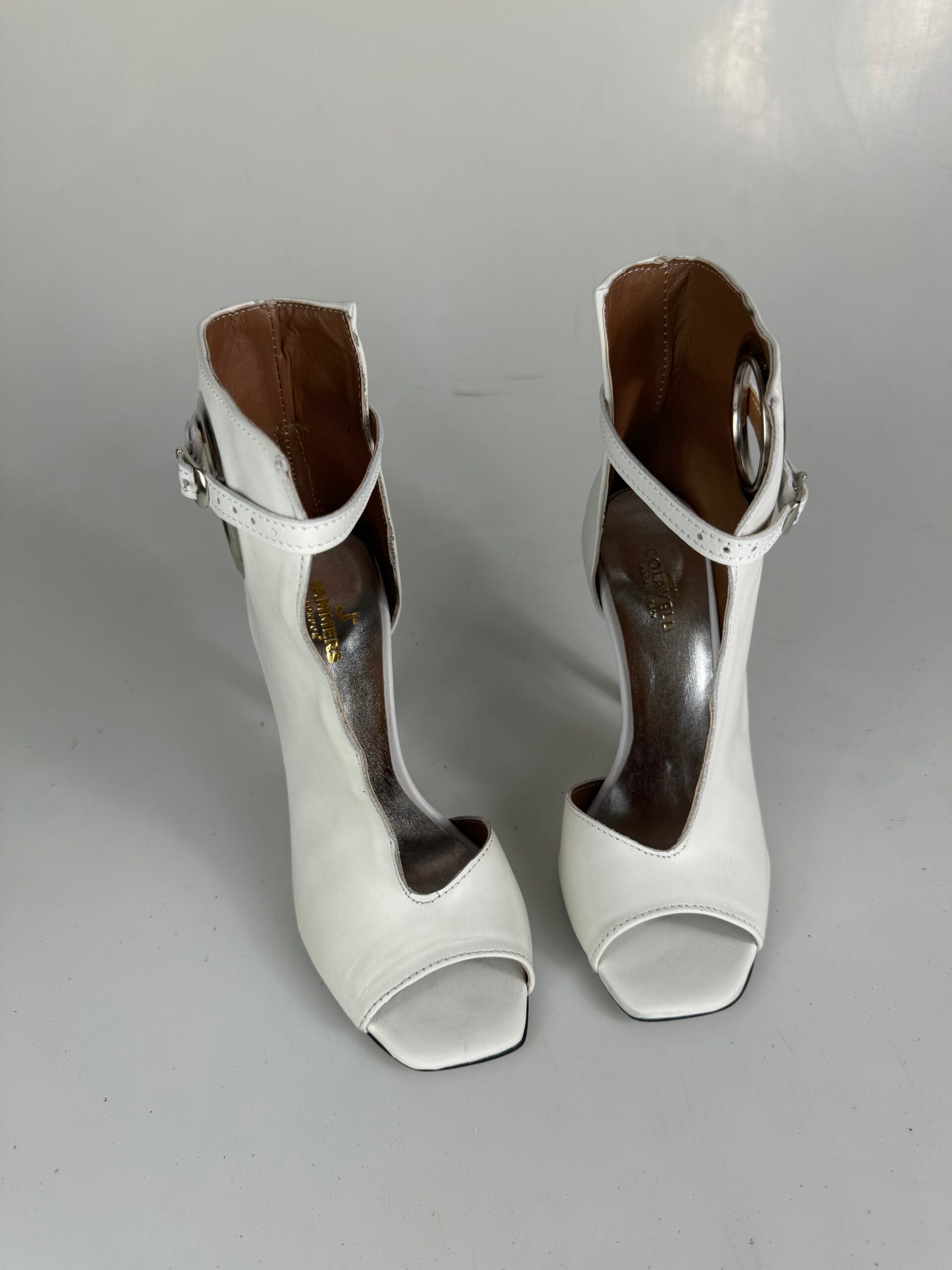 Emma Afrodita piel blanca