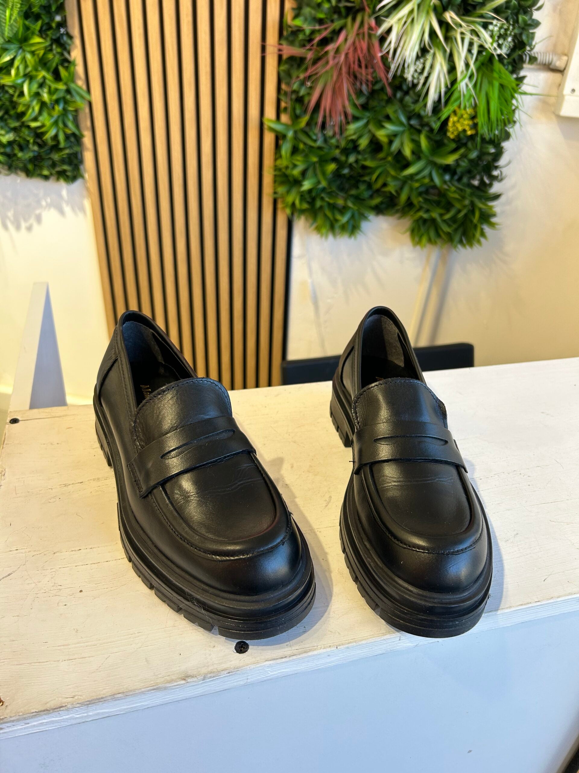 Arem black leather moccasin