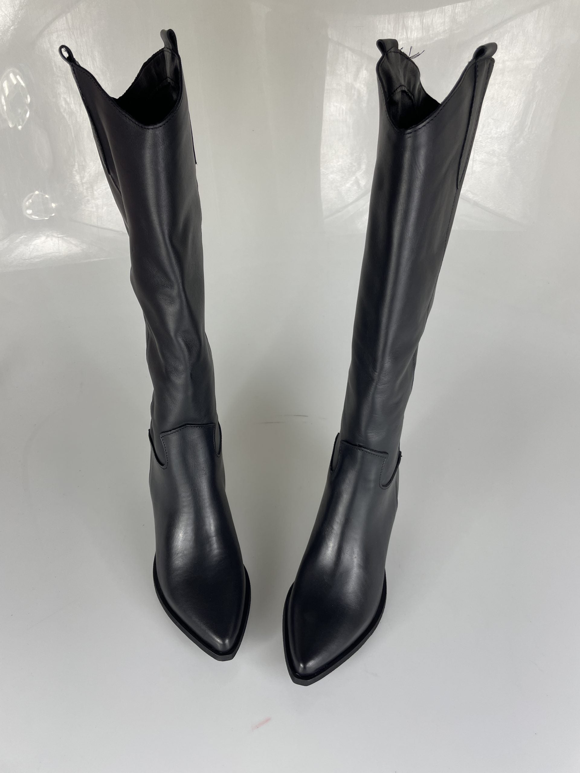 Mara102 cuero negro básico