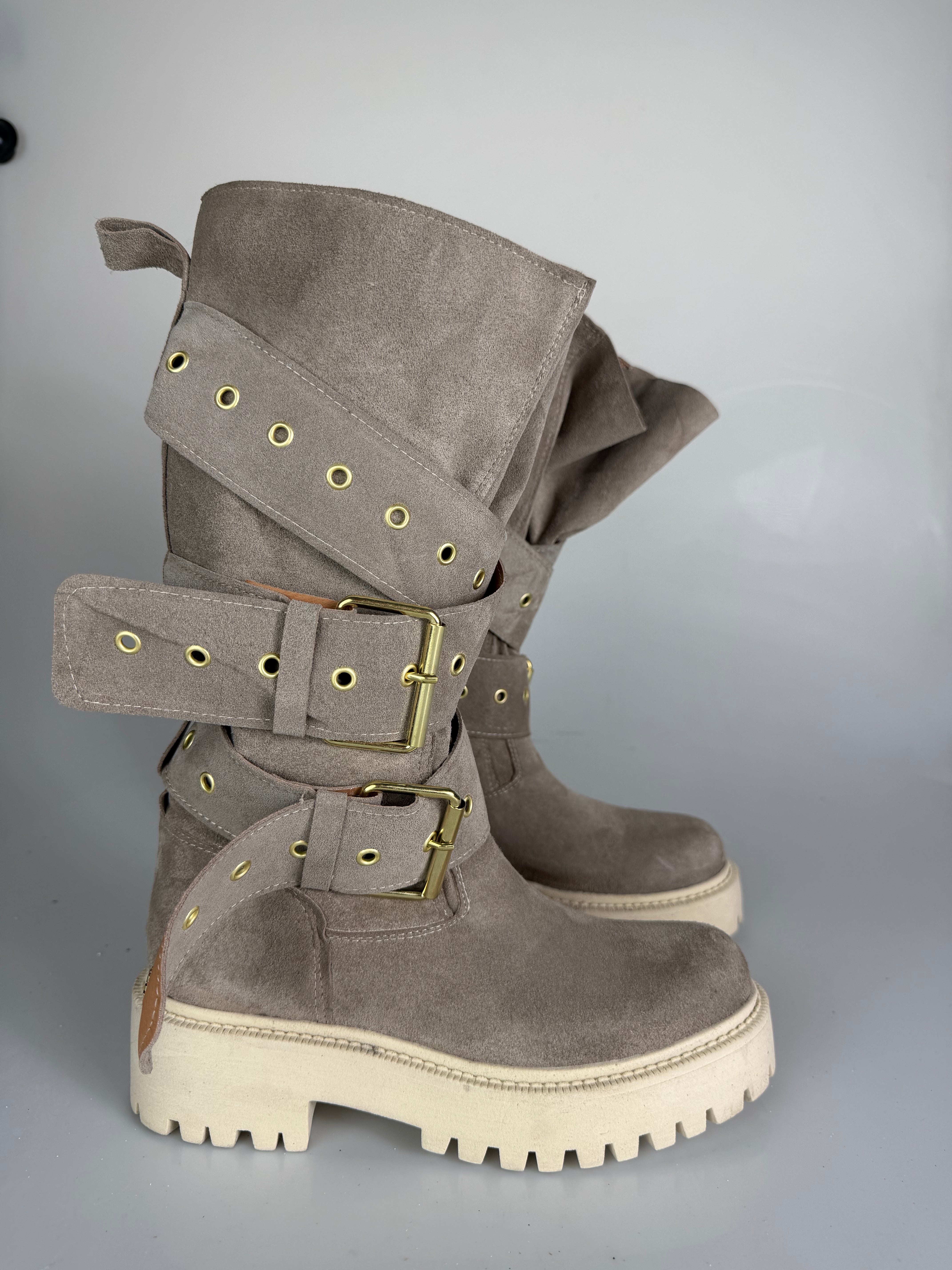 Anfibio Ginny vale camoscio taope