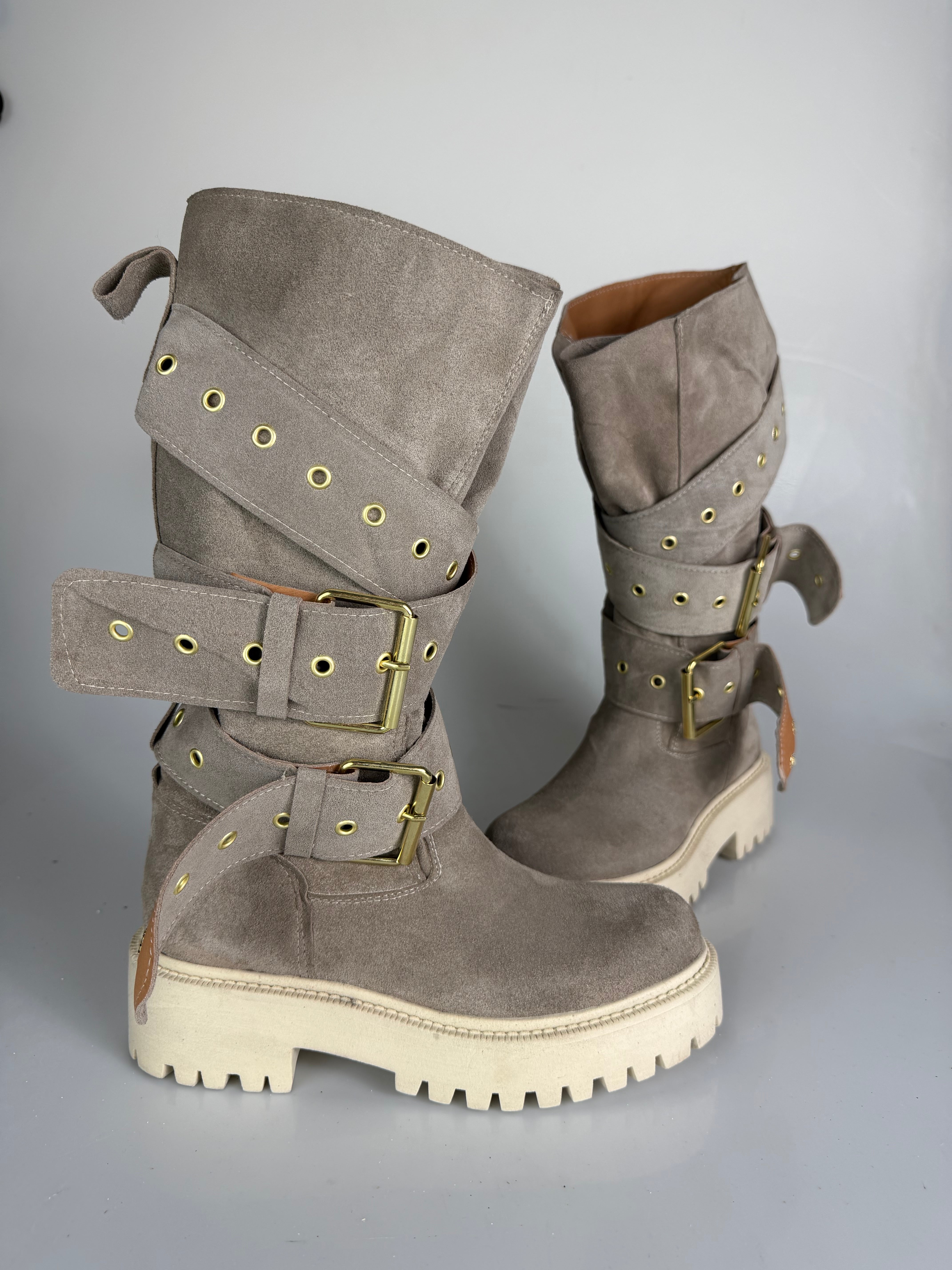 Anfibio Ginny vale camoscio taope