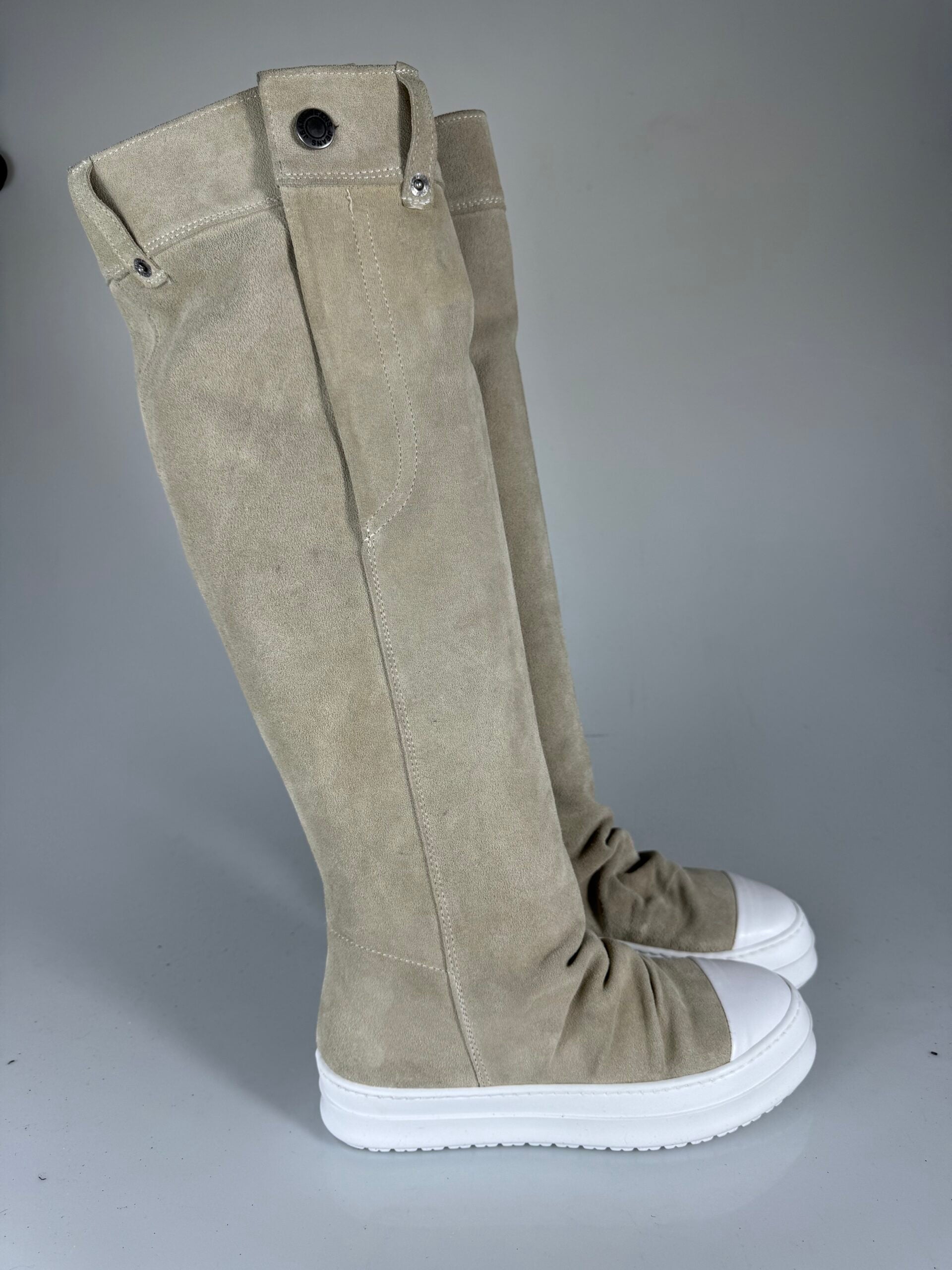 Tore botton cam beige
