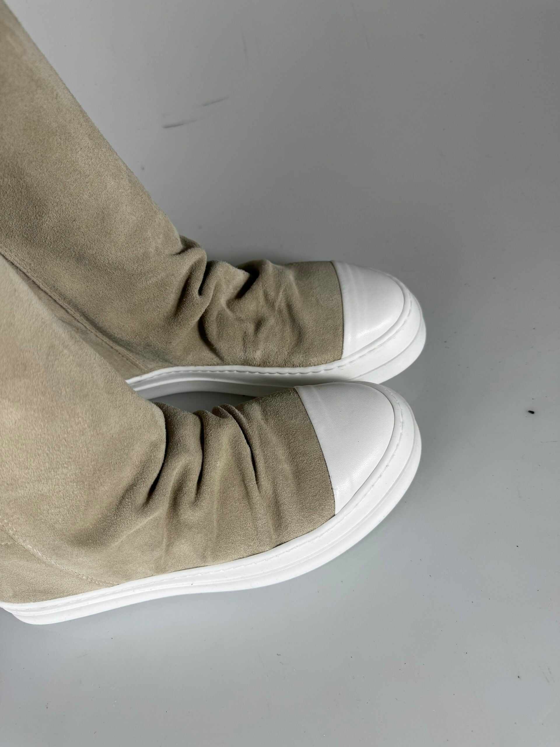 Tore botton cam beige