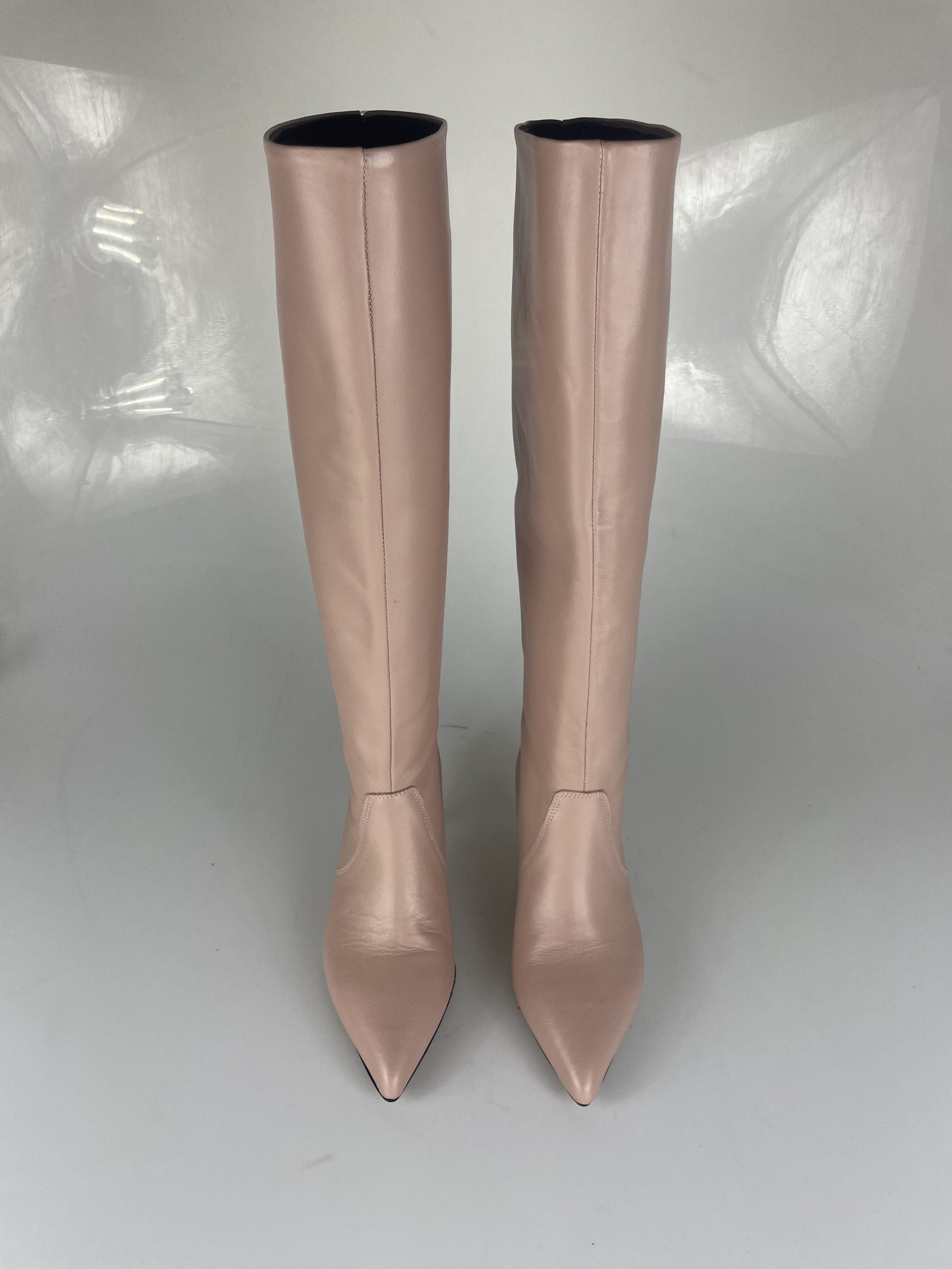 Marcus powder pink skin