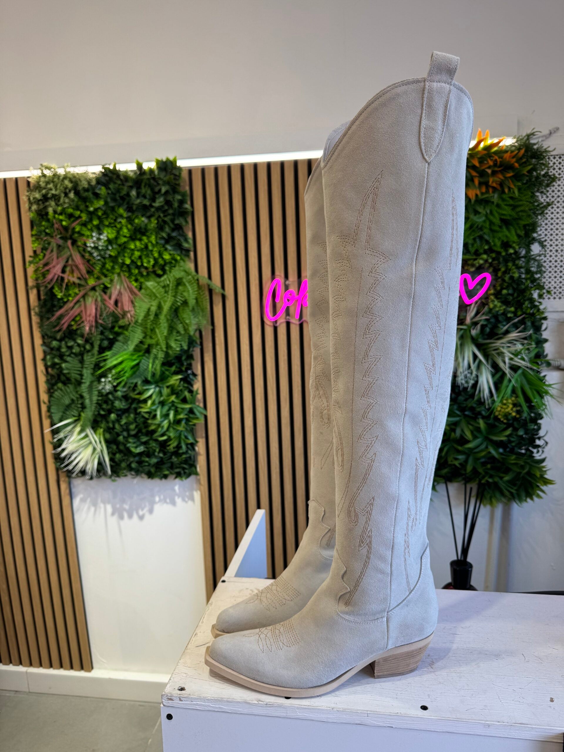 Old West 11 Cream Suede Embroidery