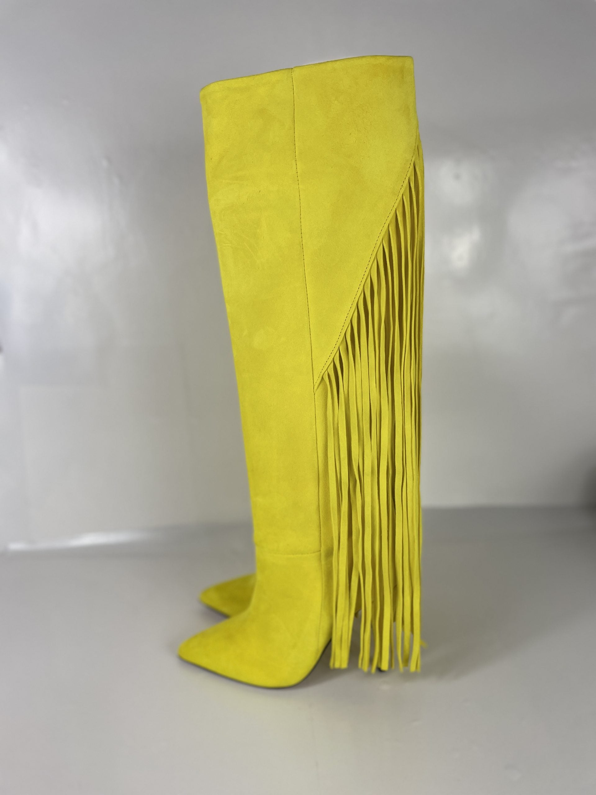 Caesar yellow chamois (1571)