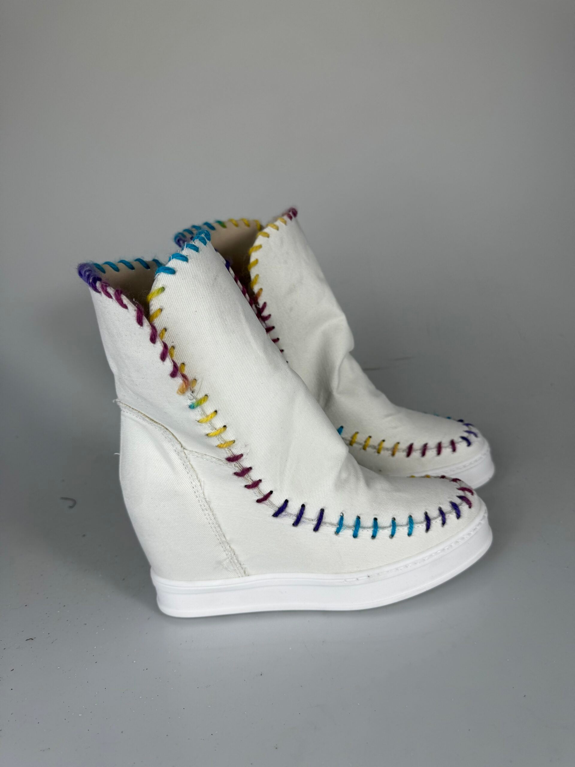 Louu canvas white rip mult.