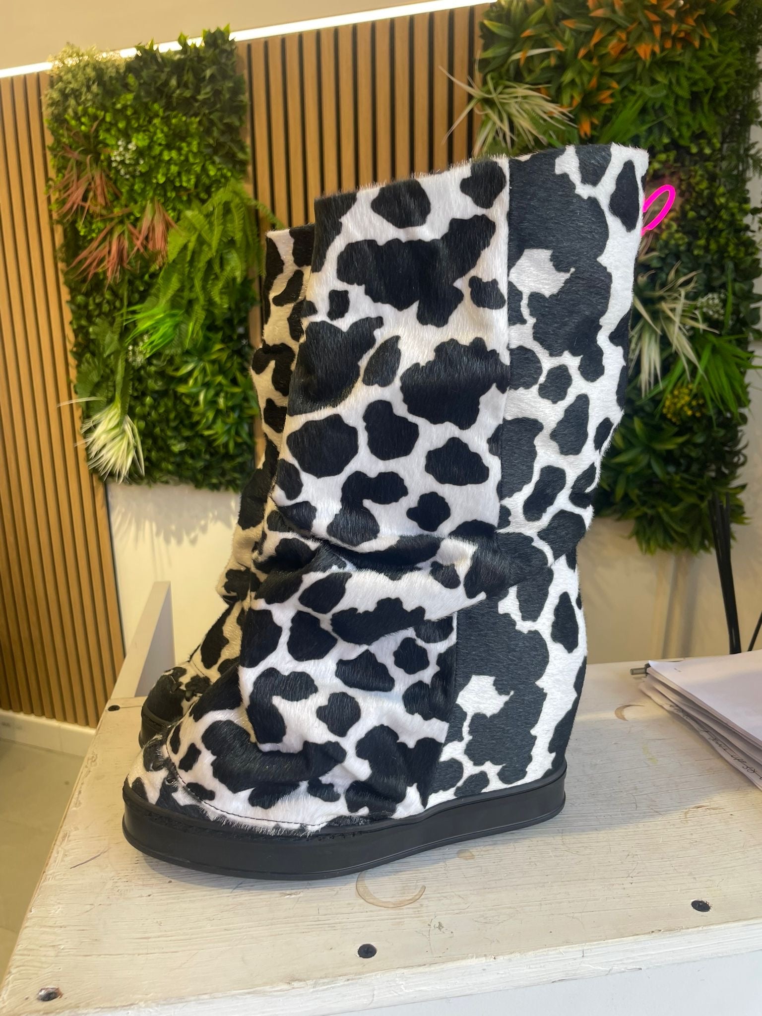 Orlando full up mid cow white black