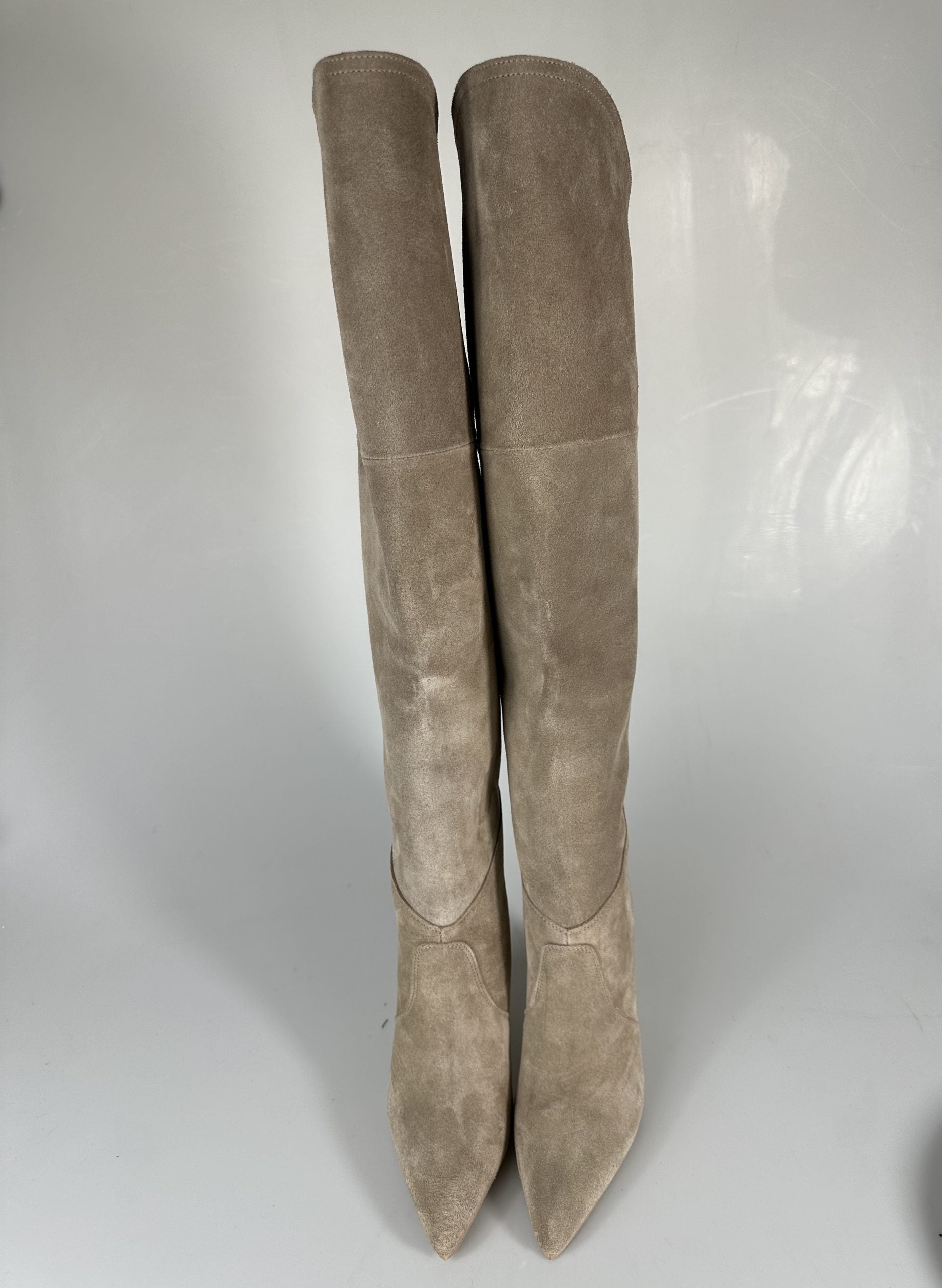 Aurora Santhoo beige básico de leva