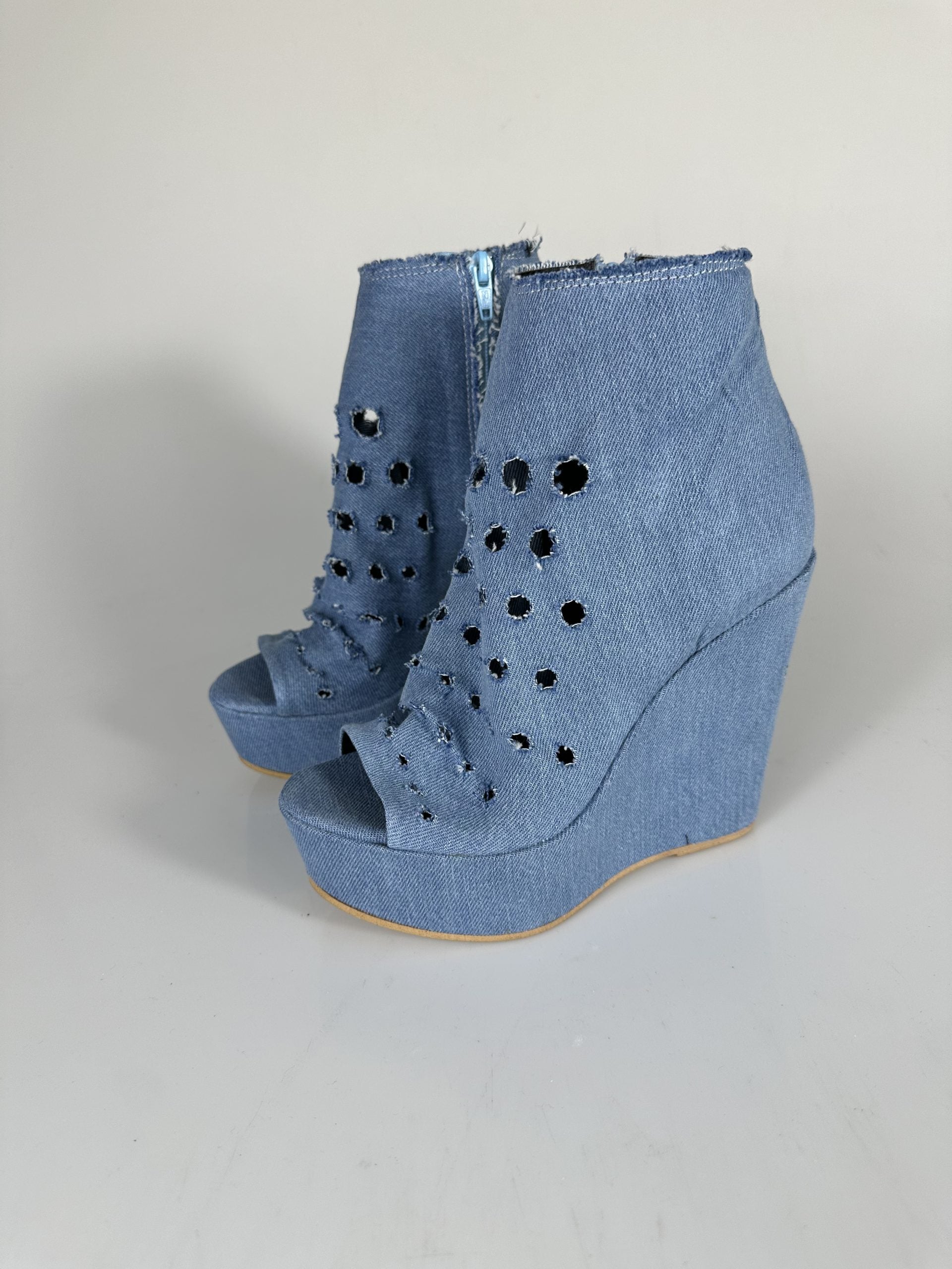 Carmensita jeans claros agujeros