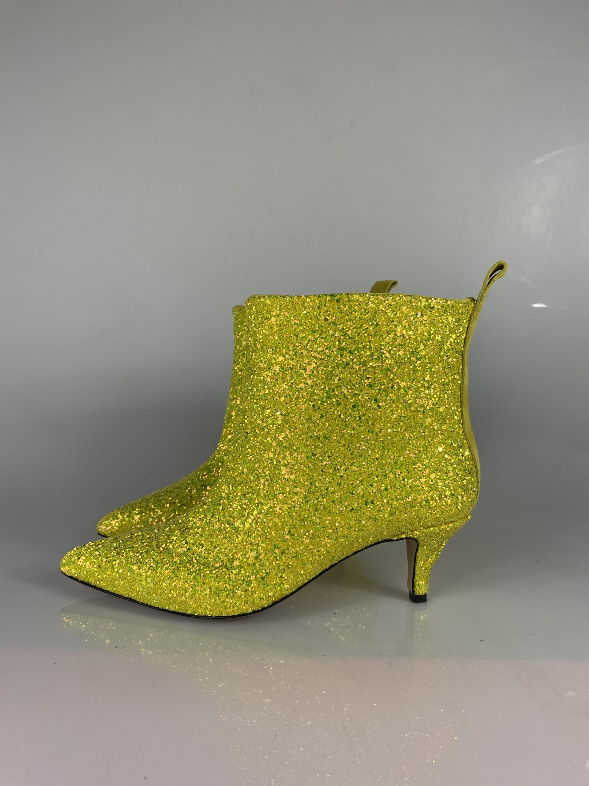 Yellow glitter flame