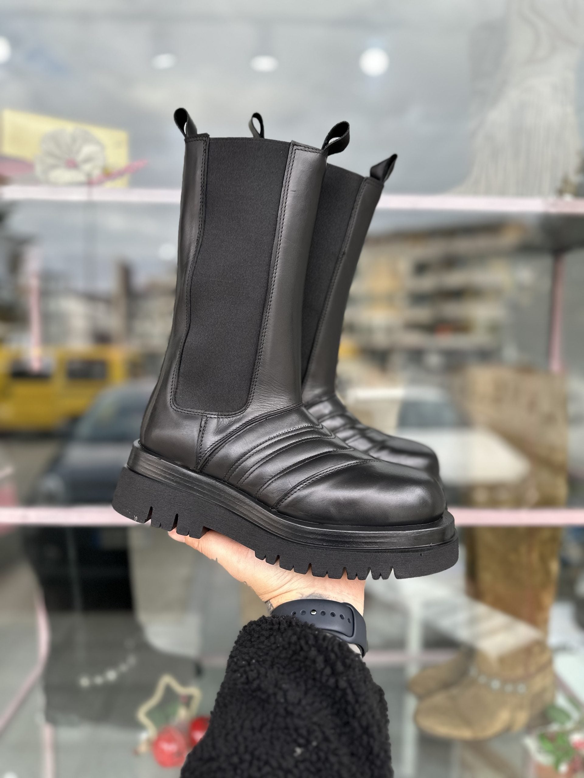 Bott10 black leather 