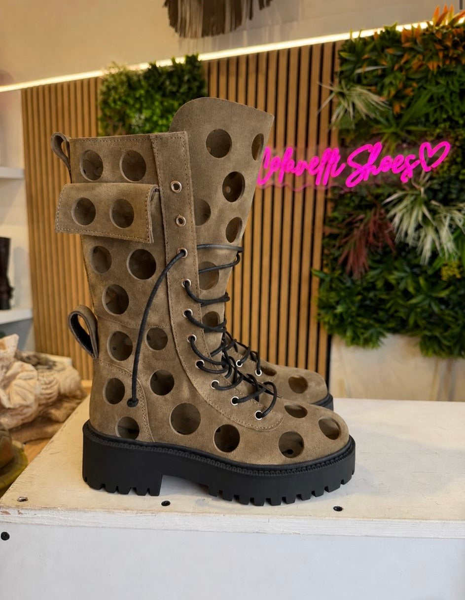 Anfibio ginny traforato camoscio verde