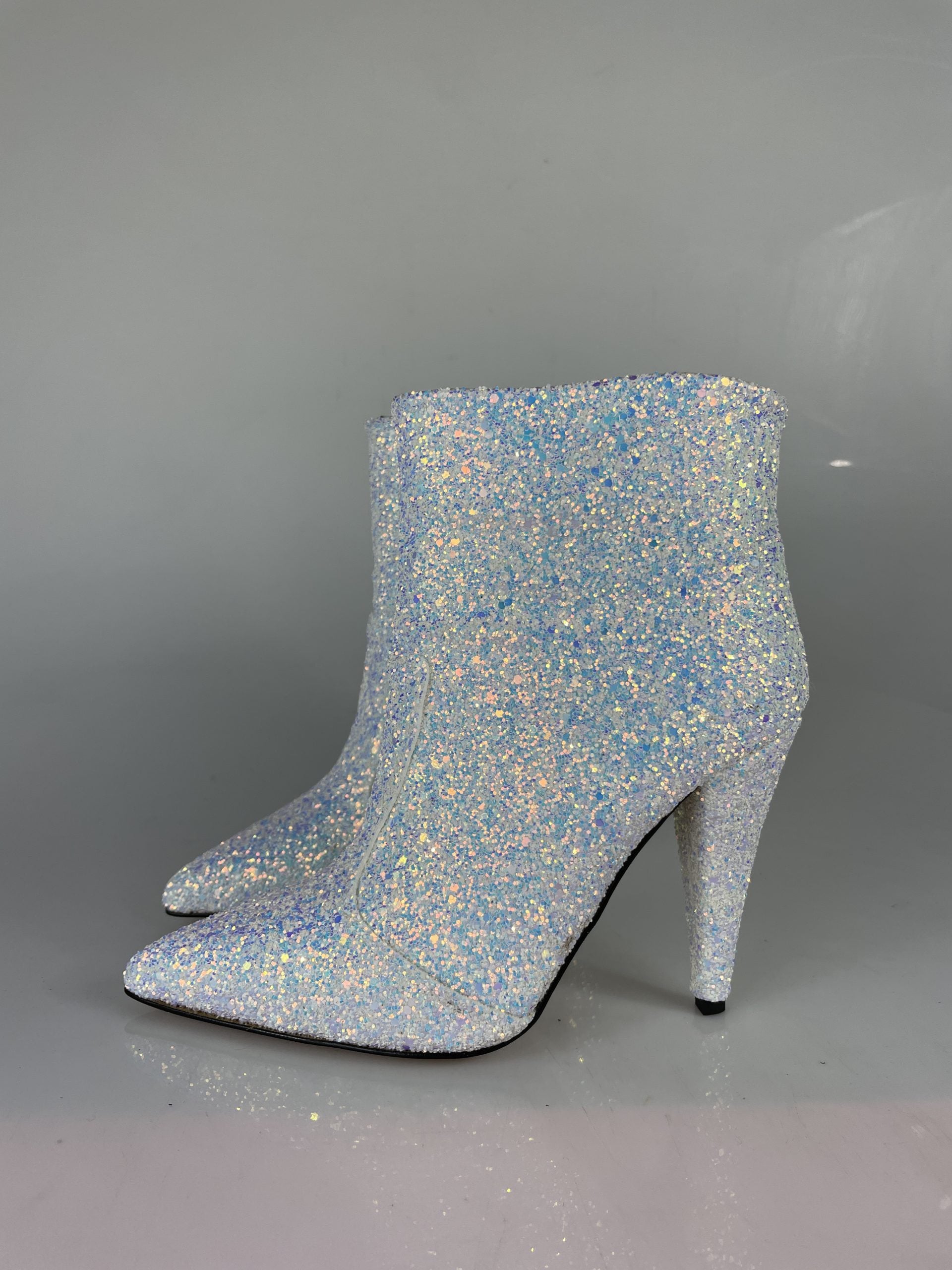 1570 Cesare glitter borealis