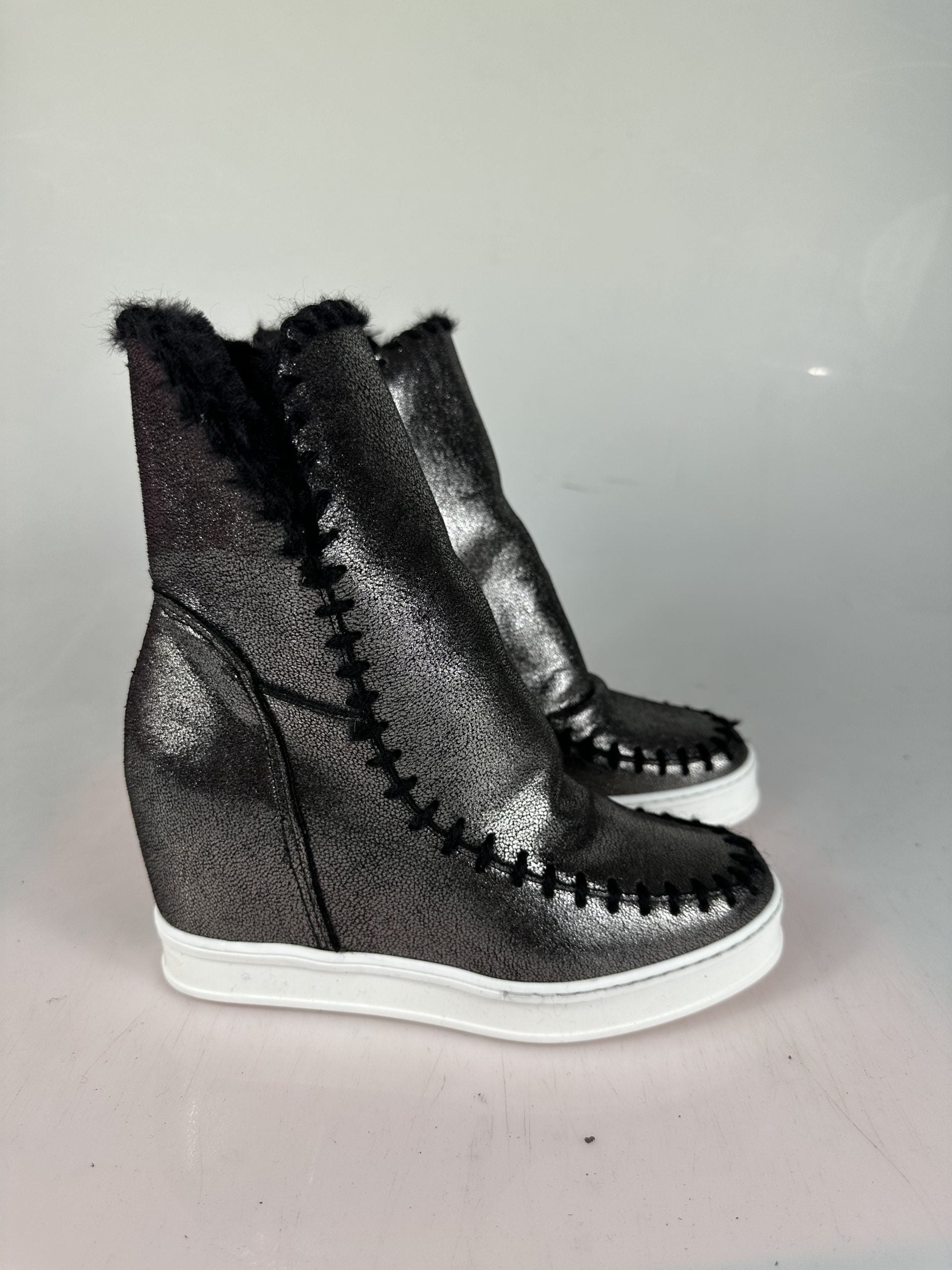 Louu lam silver black fleece