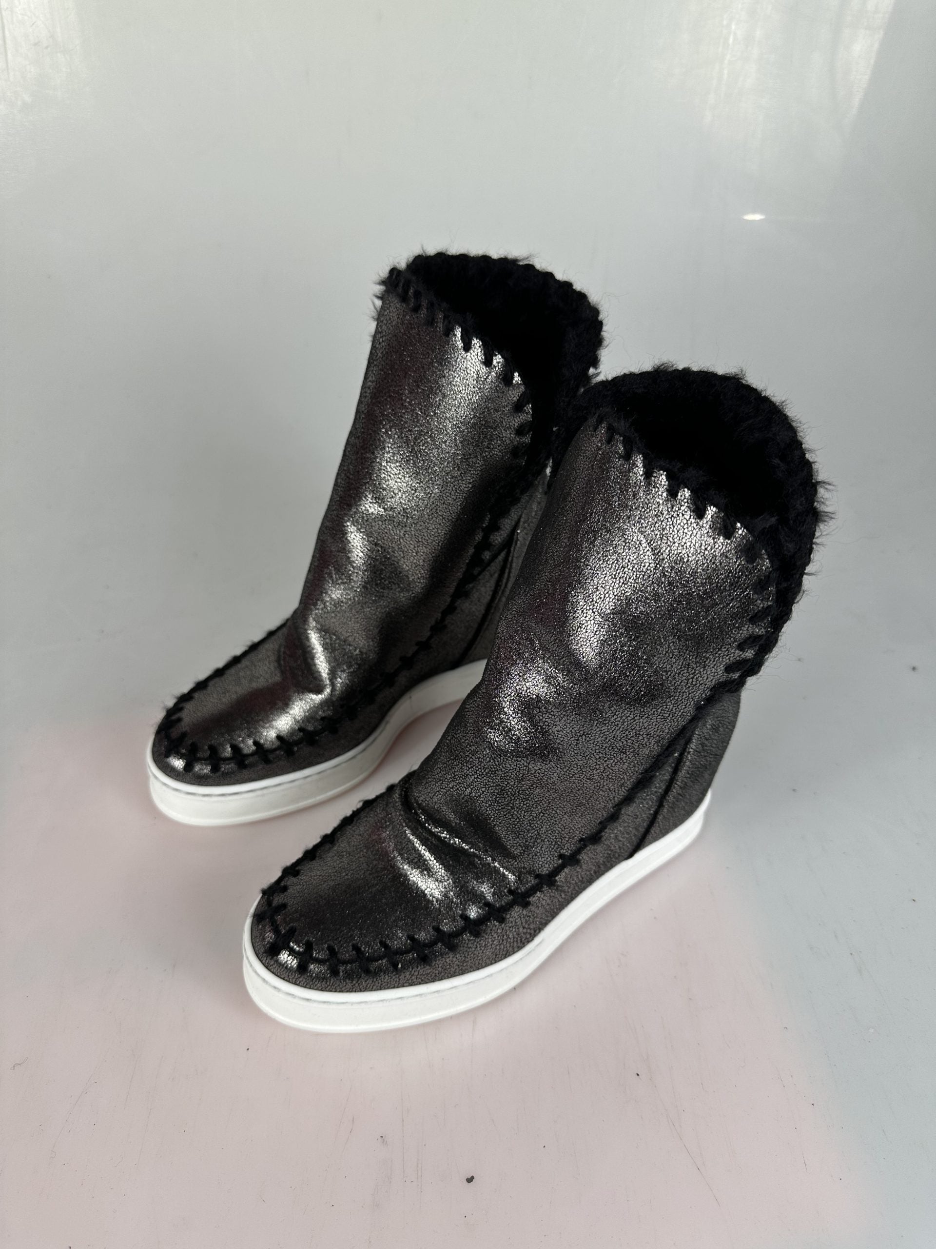 Louu lam silver black fleece